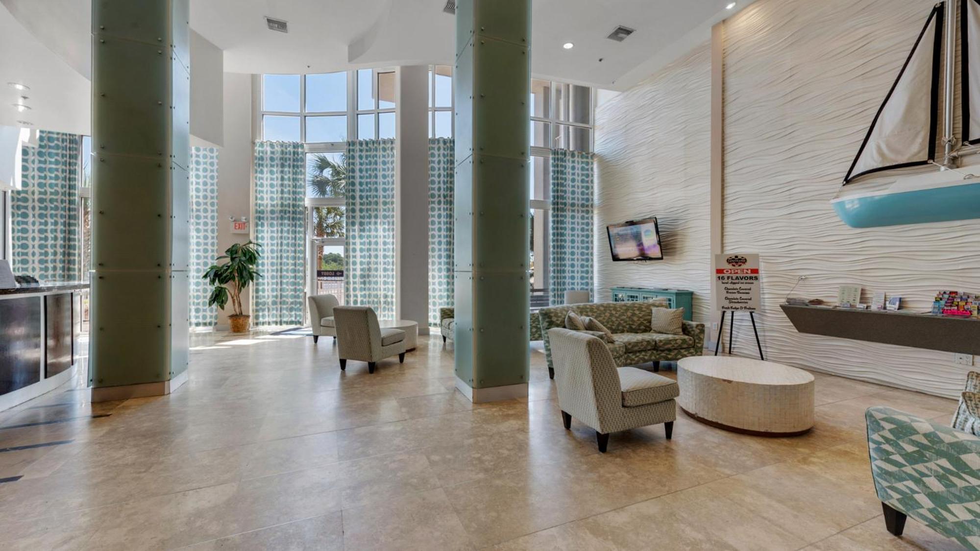 Laketown 1730 Gorgeous 2 Bd Bunks, Gulf Views, Amenities Panama City Beach