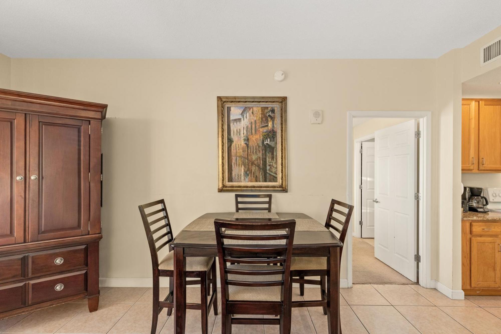 Beachfront Bliss Awaits: 2-bed, 2-bath At Sterling Reef - Sleeps 6! Holiday home Panama City Beach
