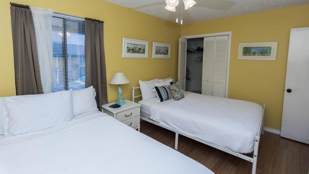 2 Bd 2 And Half Ba Two Story Haven Pet Friendly With Golf Cart Holiday home