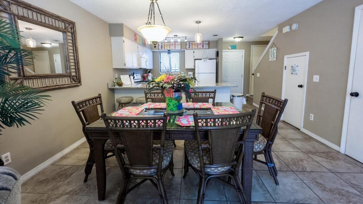 2 Bd 2 And Half Ba Two Story Haven Pet Friendly With Golf Cart Holiday home