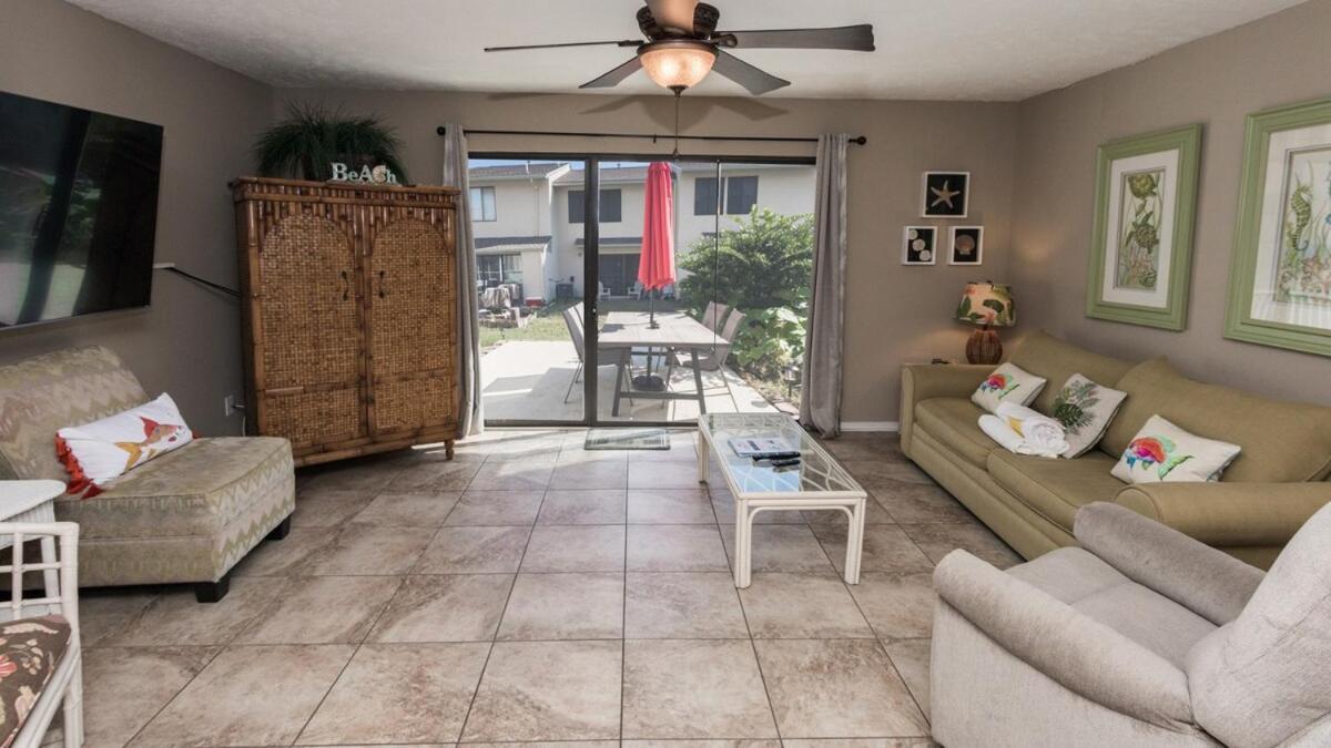 2 Bd 2 And Half Ba Two Story Haven Pet Friendly With Golf Cart Holiday home *