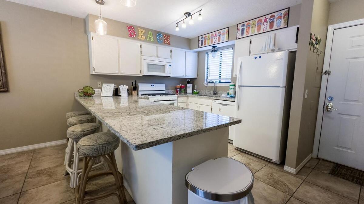 2 Bd 2 And Half Ba Two Story Haven Pet Friendly With Golf Cart Holiday home *