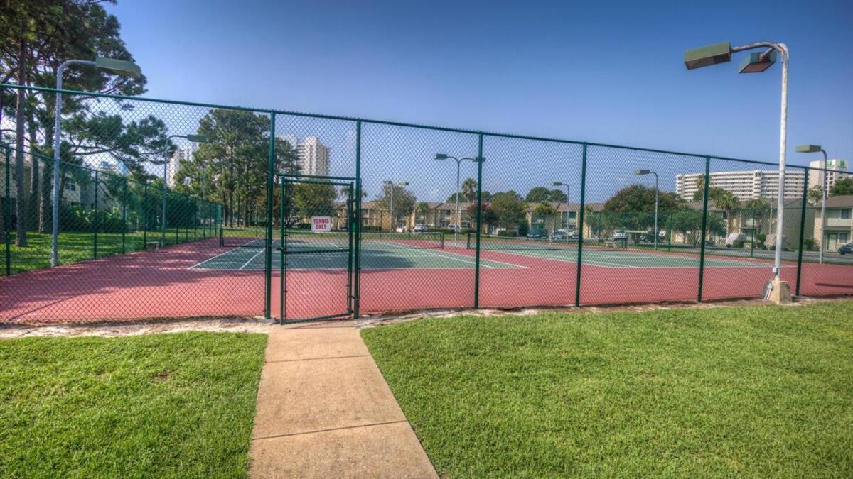2 Bd 2 And Half Ba Two Story Haven Pet Friendly With Golf Cart *