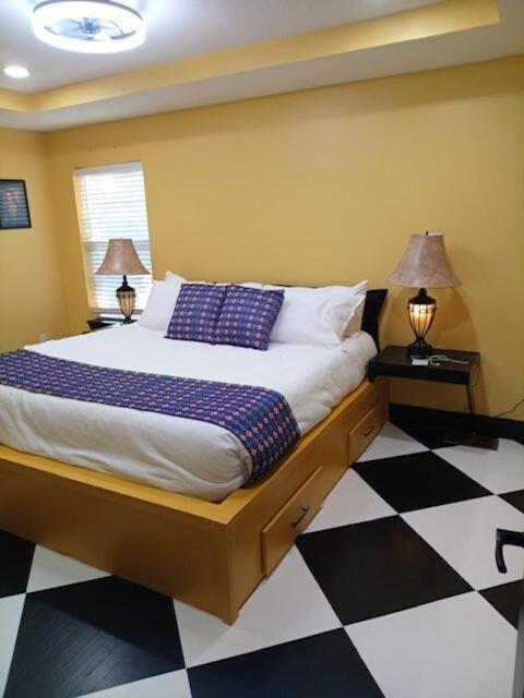 Holiday home Vibrant Neworleans Style Retreat