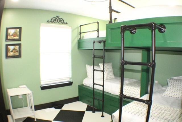 Holiday home Vibrant Neworleans Style Retreat *