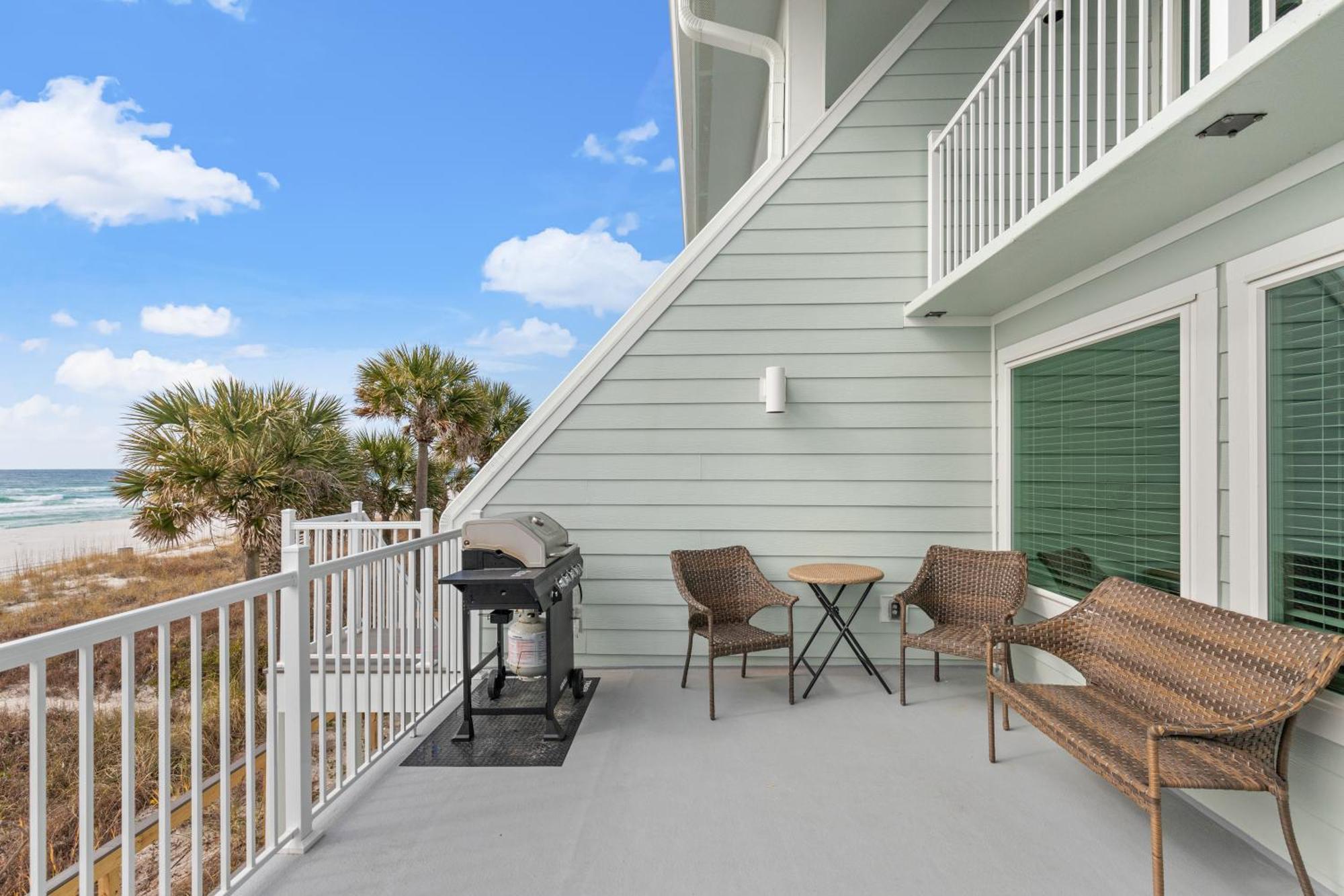 Holiday home Put Some Vitamin Sea In Your Vacation! Gulf Front Town - Quiet West End