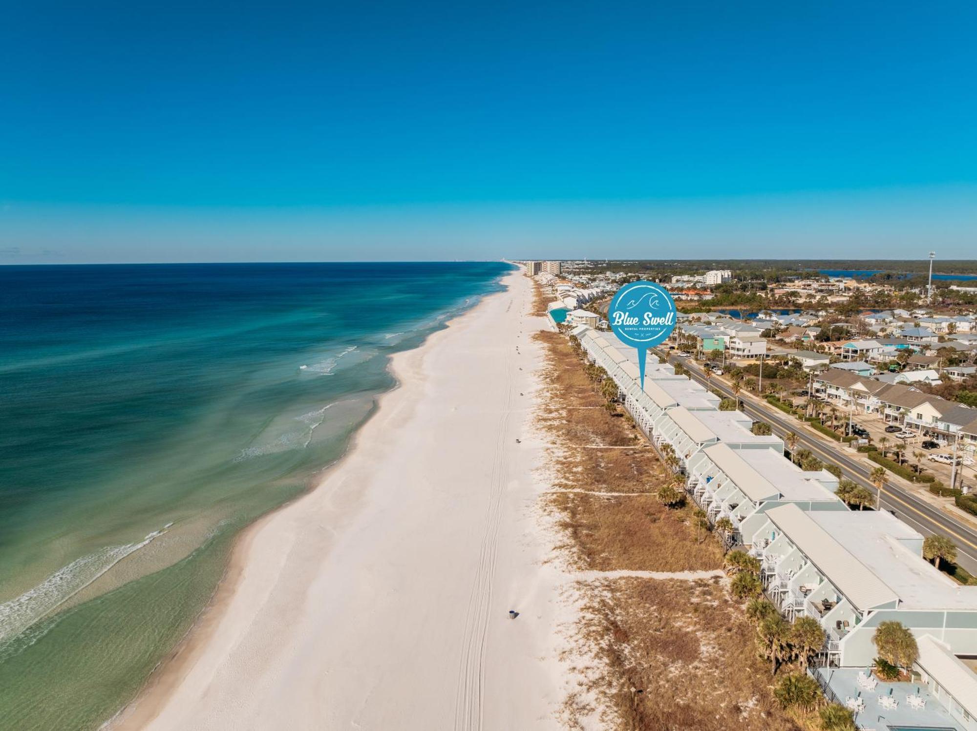 Put Some Vitamin Sea In Your Vacation! Gulf Front Town - Quiet West End Holiday home *