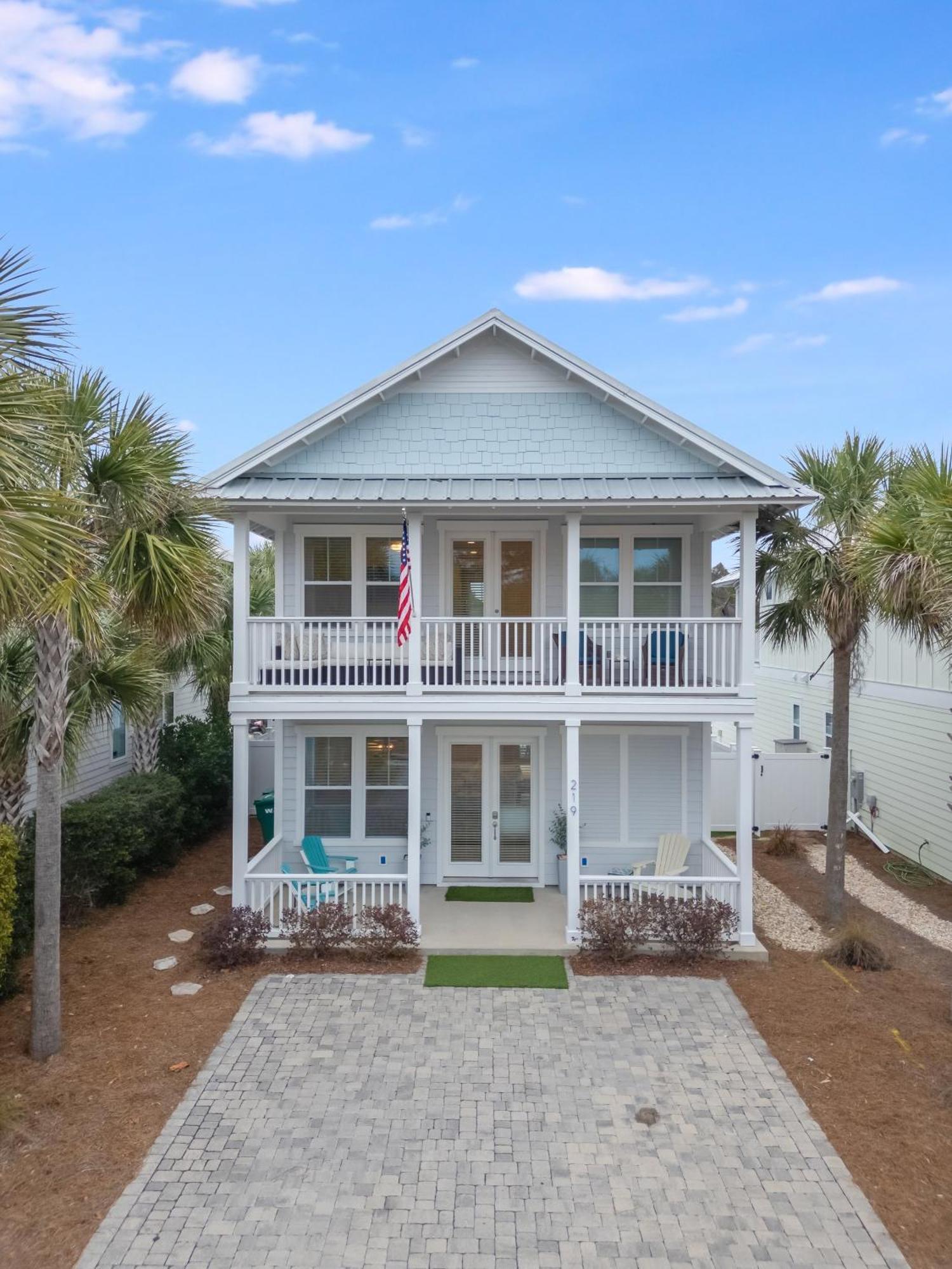Coastal Sands - 219 Sands Street Holiday home
