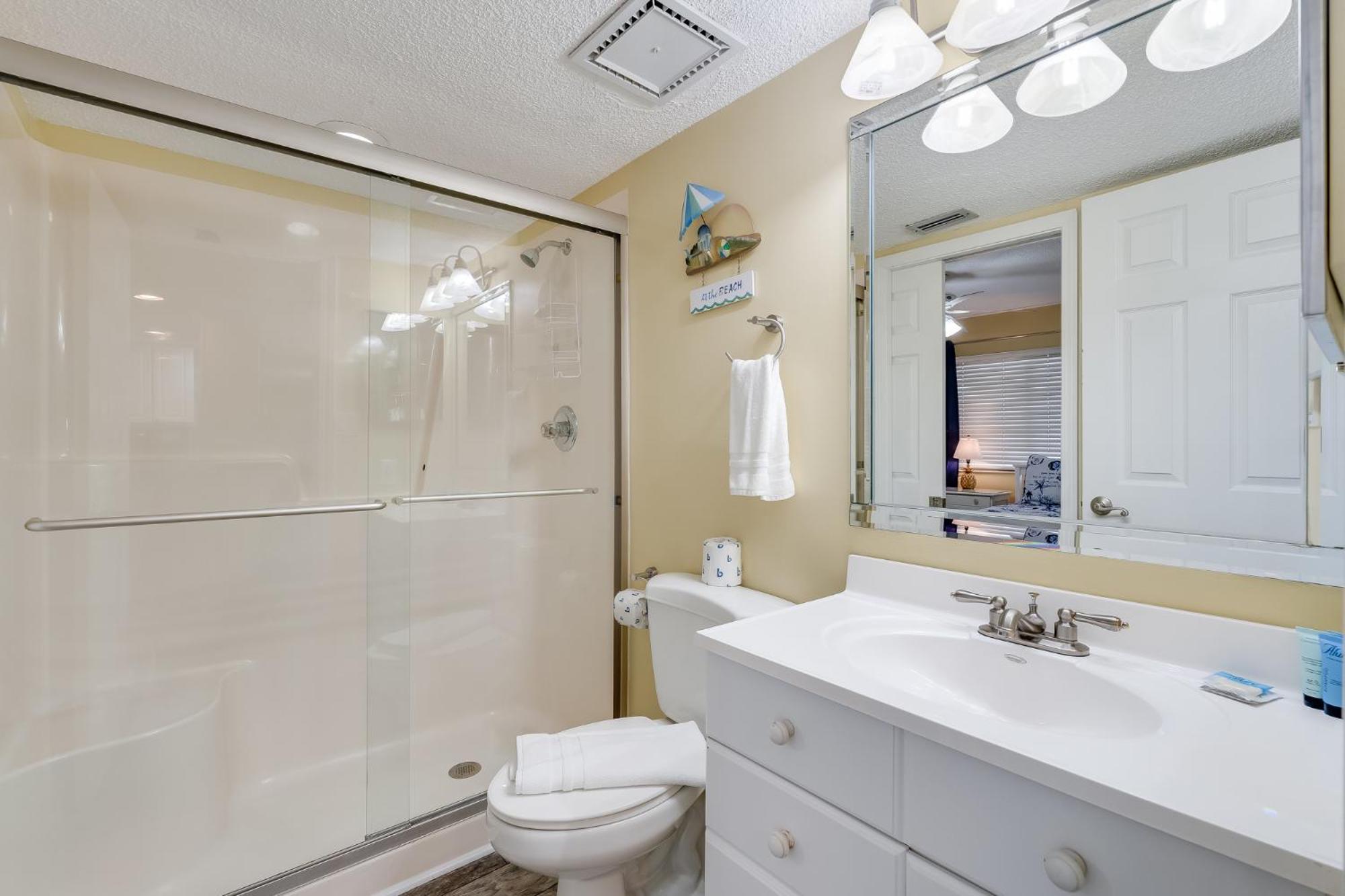 Commodore 605 3 Bedroom 3 Ba With 2 Beachfront Masters