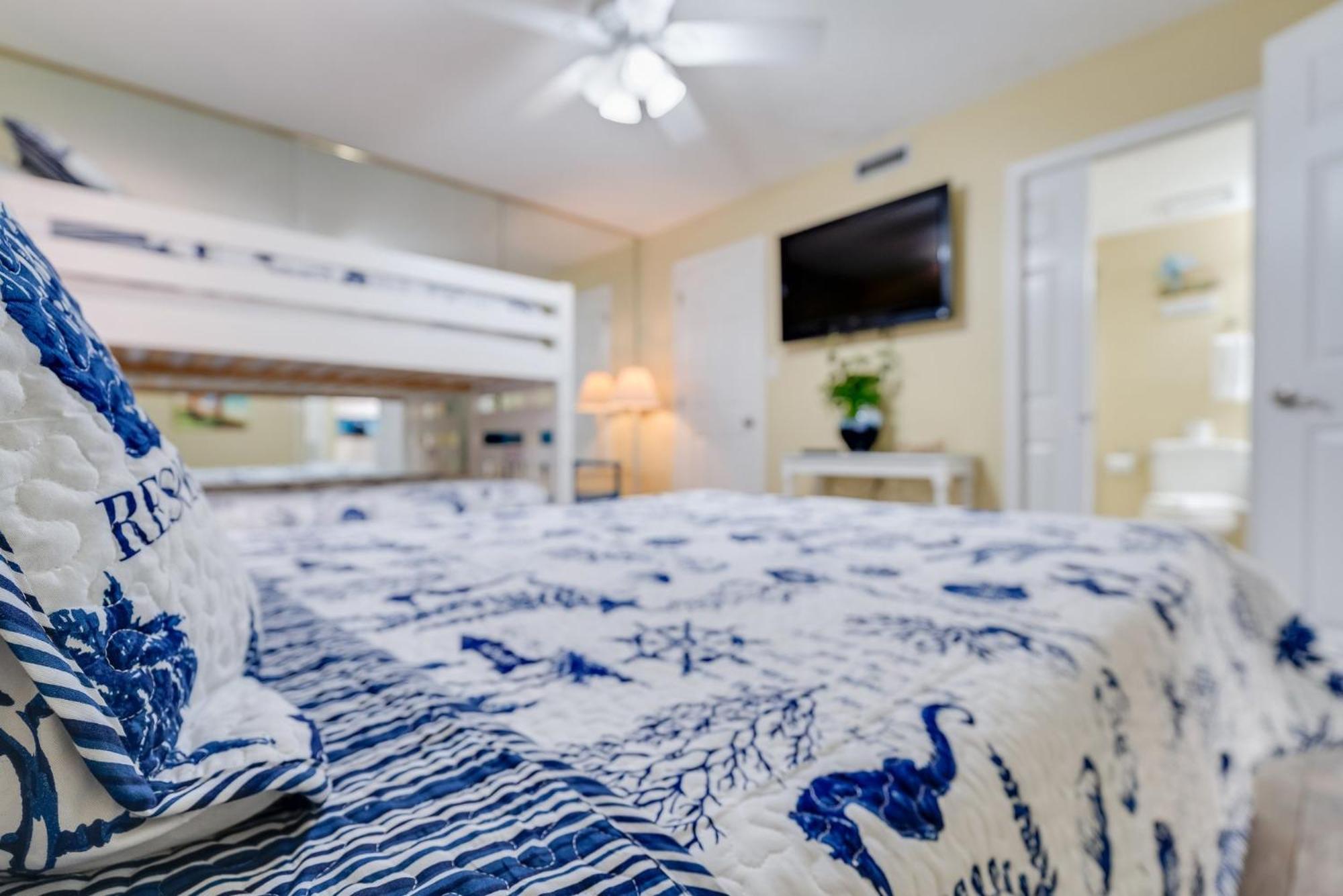 Commodore 605 3 Bedroom 3 Ba With 2 Beachfront Masters Apartment