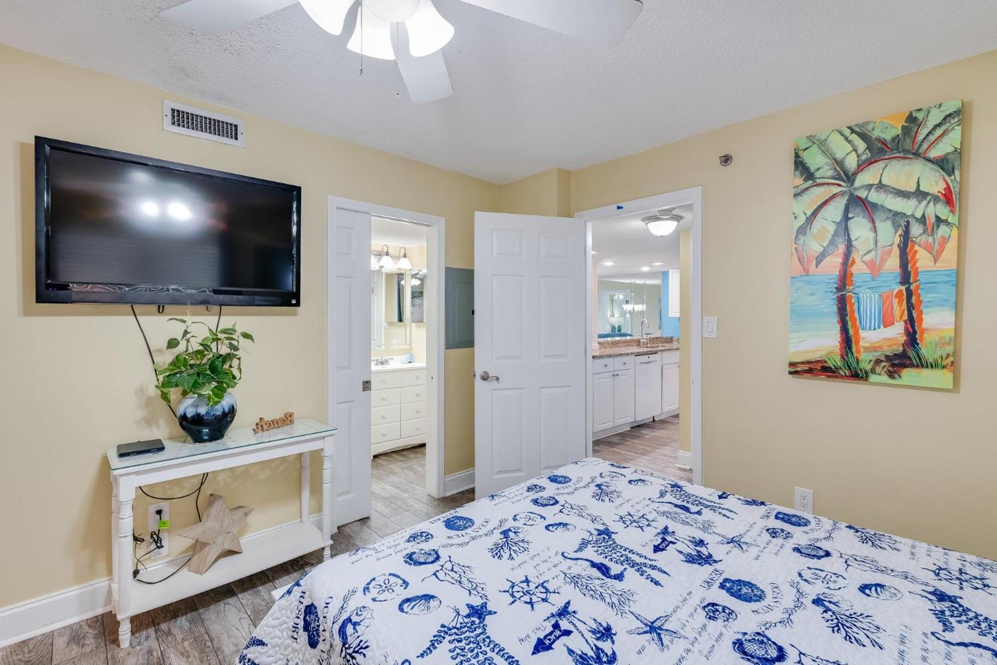 Apartment Commodore 605 3 Bedroom 3 Ba With 2 Beachfront Masters *