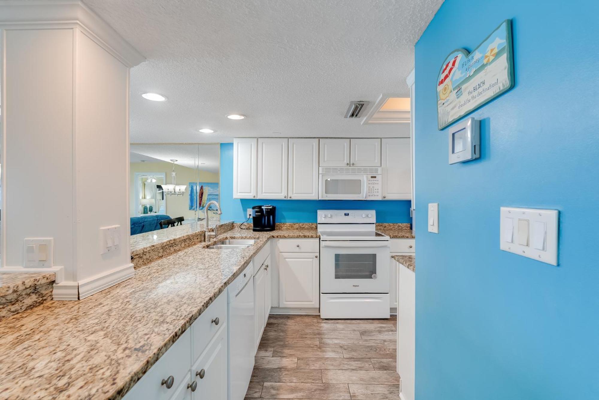 Commodore 605 3 Bedroom 3 Ba With 2 Beachfront Masters Apartment
