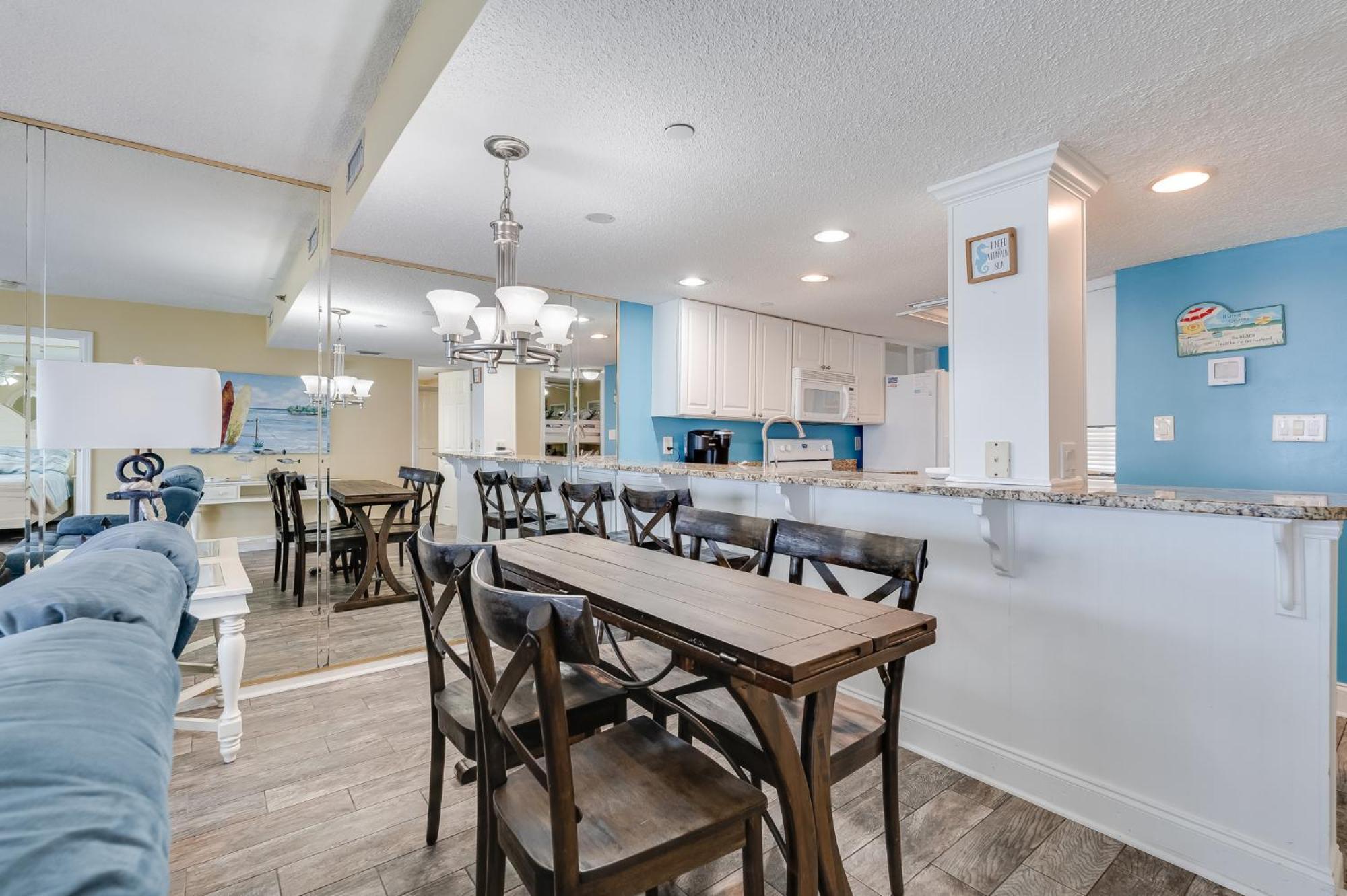 Commodore 605 3 Bedroom 3 Ba With 2 Beachfront Masters Apartment *