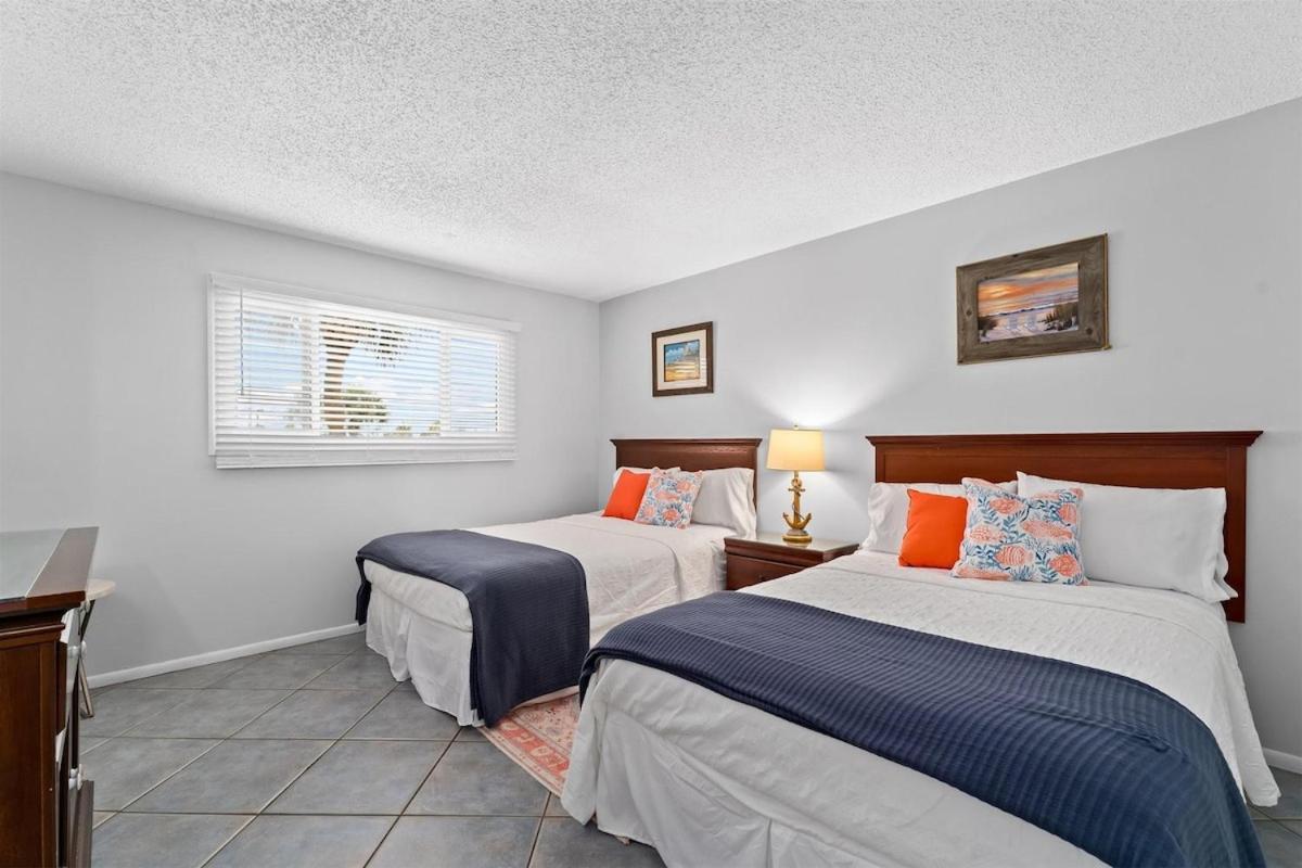 Regency Towers 207 - Sleeps 8 -east-gulf Overview Apartment *