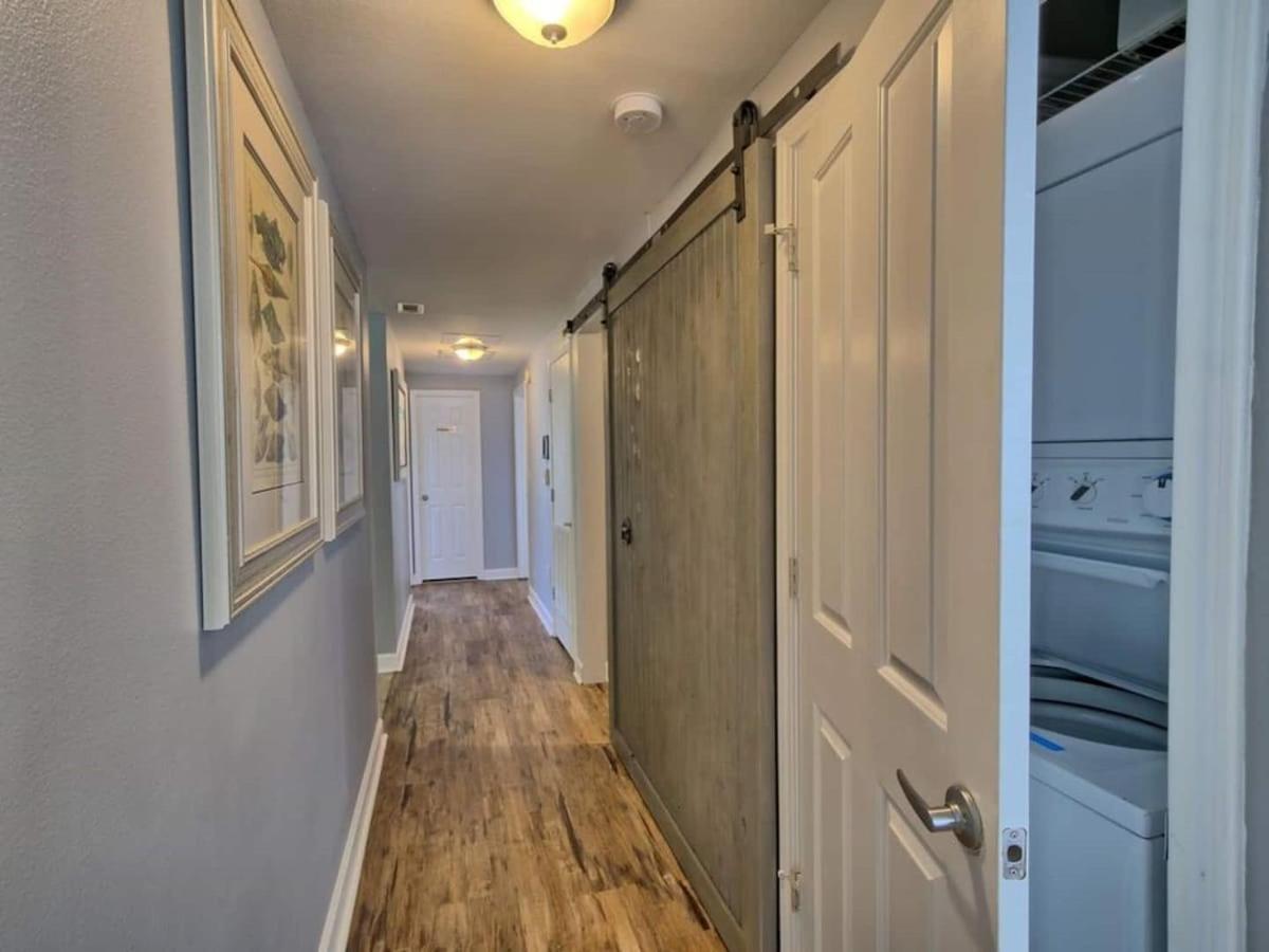 Apartment Shores Of Panama 1307, Two Masters! Under 25 Ok!
