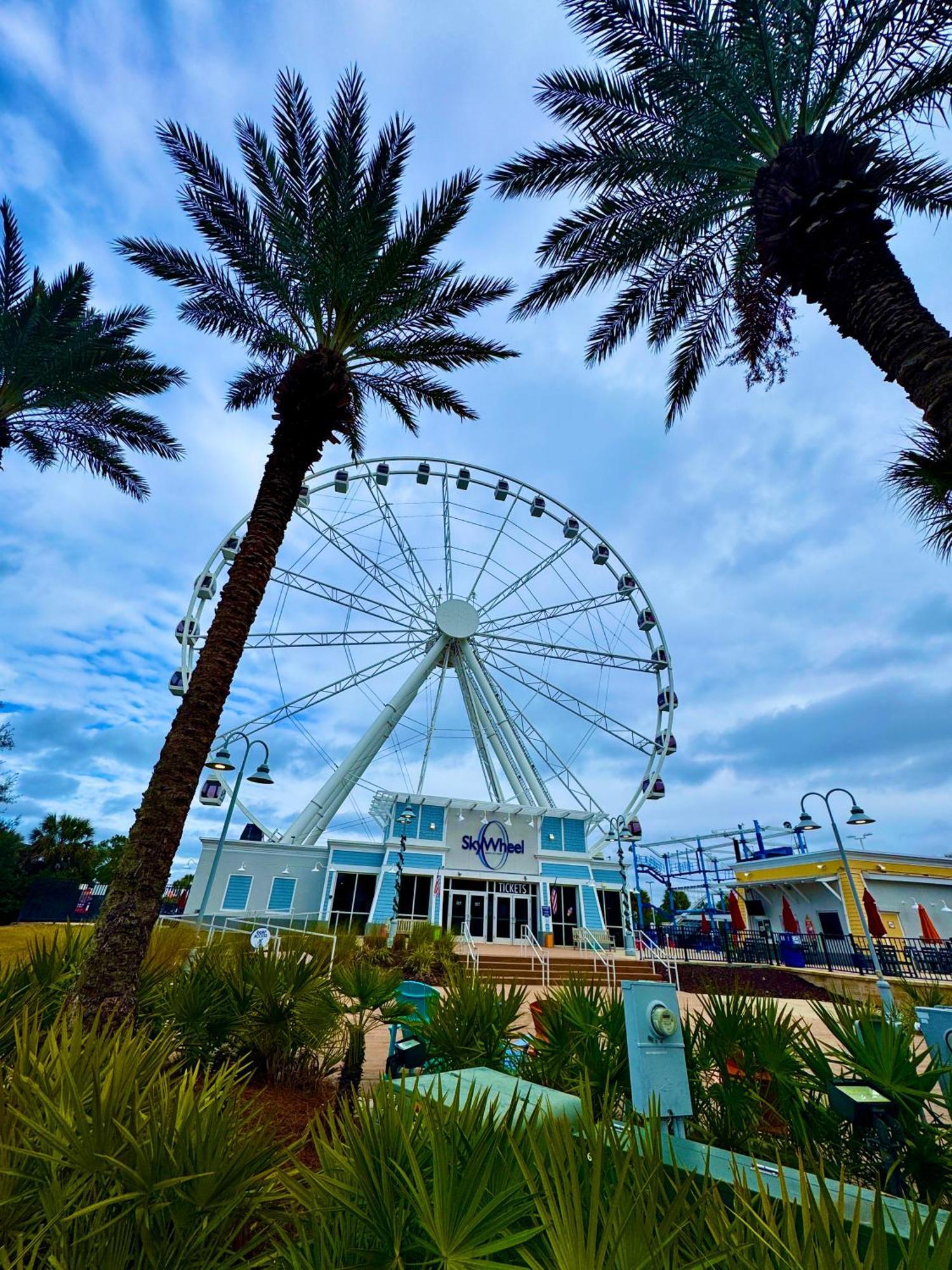 The Lost Flip Flop At Laketown Wharf #2012 By Nautical Holiday home