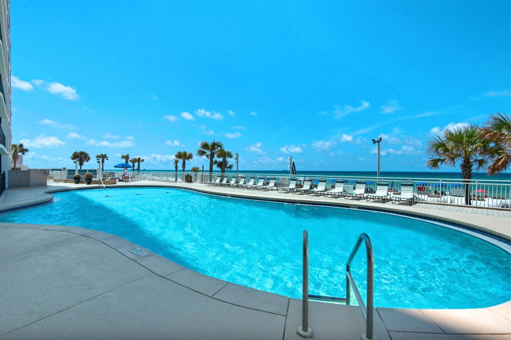 Watercrest Waves! Beachfront 2br/2ba Condo, Sleeps 8, Stunning Gulf Views! Holiday home