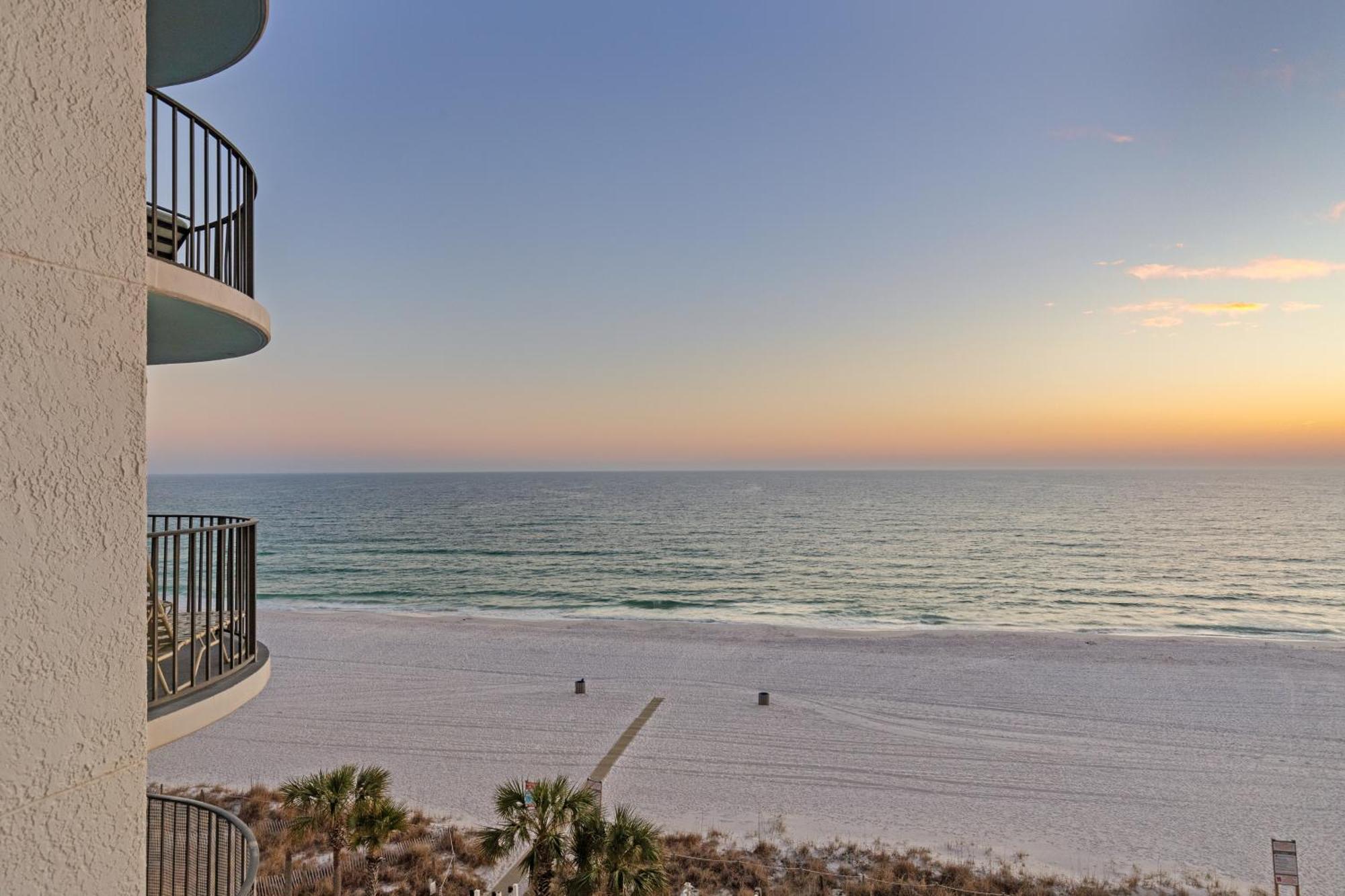Watercrest Waves! Beachfront 2br/2ba Condo, Sleeps 8, Stunning Gulf Views!