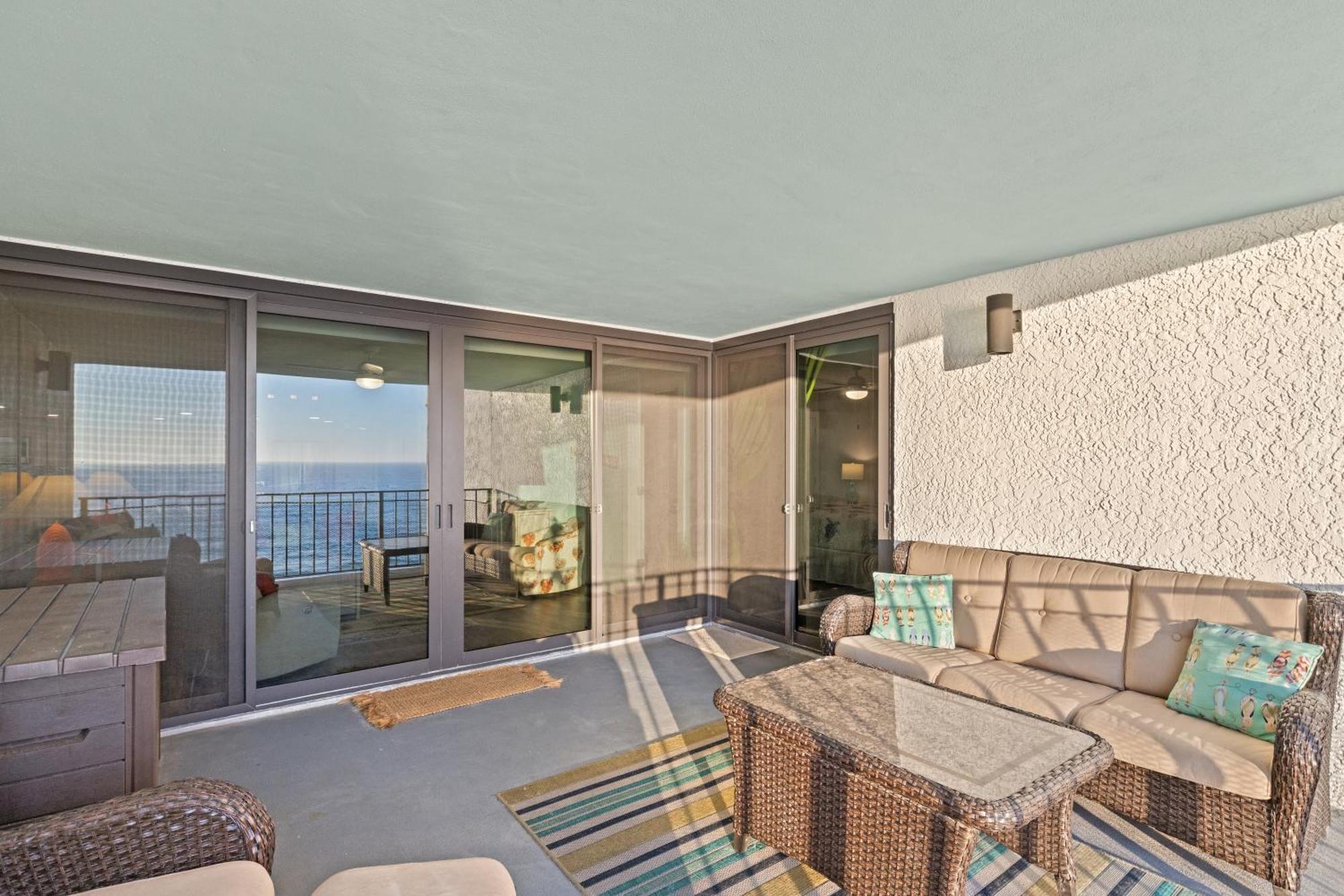 Holiday home Watercrest Waves! Beachfront 2br/2ba Condo, Sleeps 8, Stunning Gulf Views! Panama City Beach