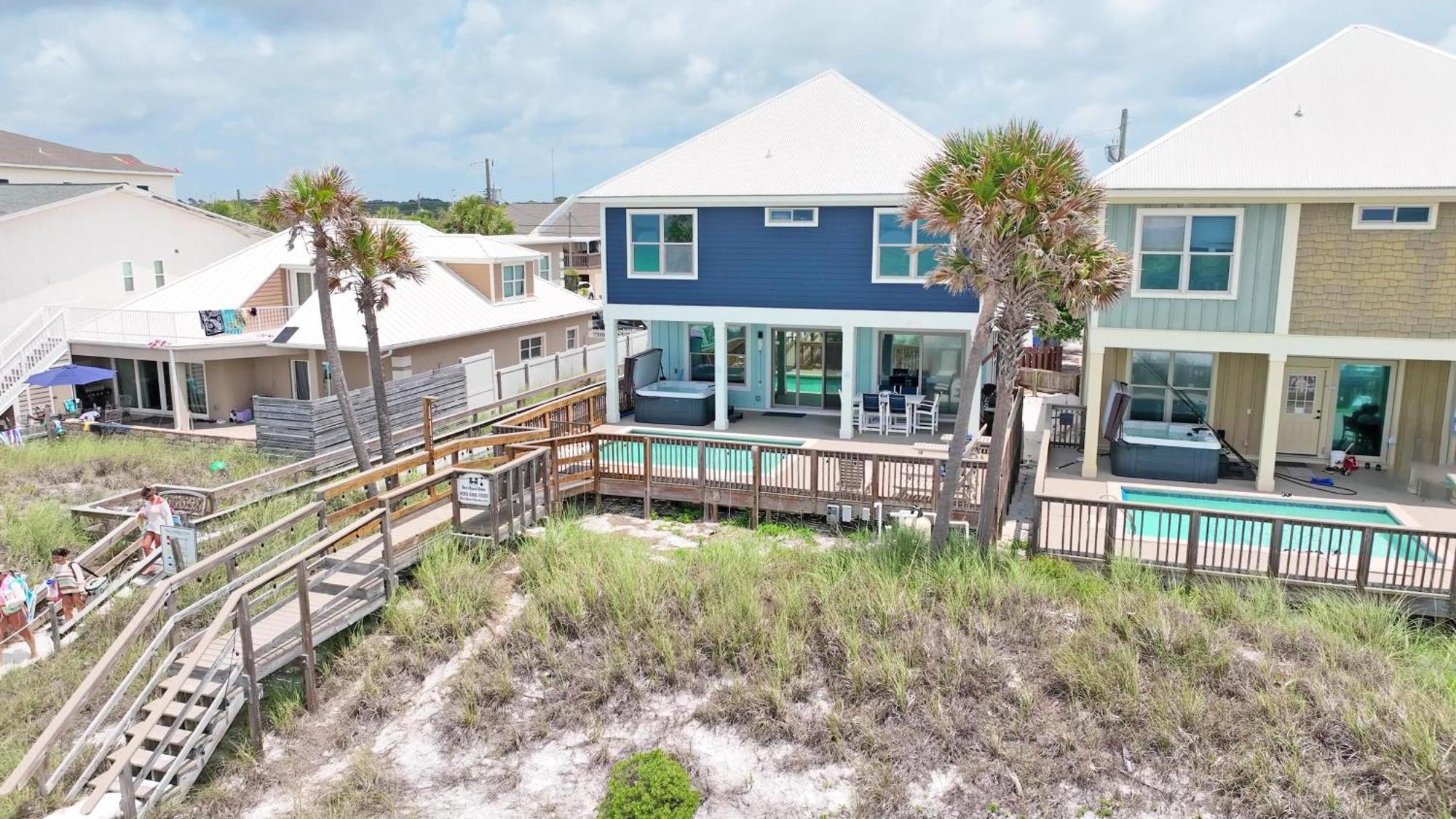 The Tourist Trap - Heated Private Beachfront Pool! Gorgeous!!! Holiday home