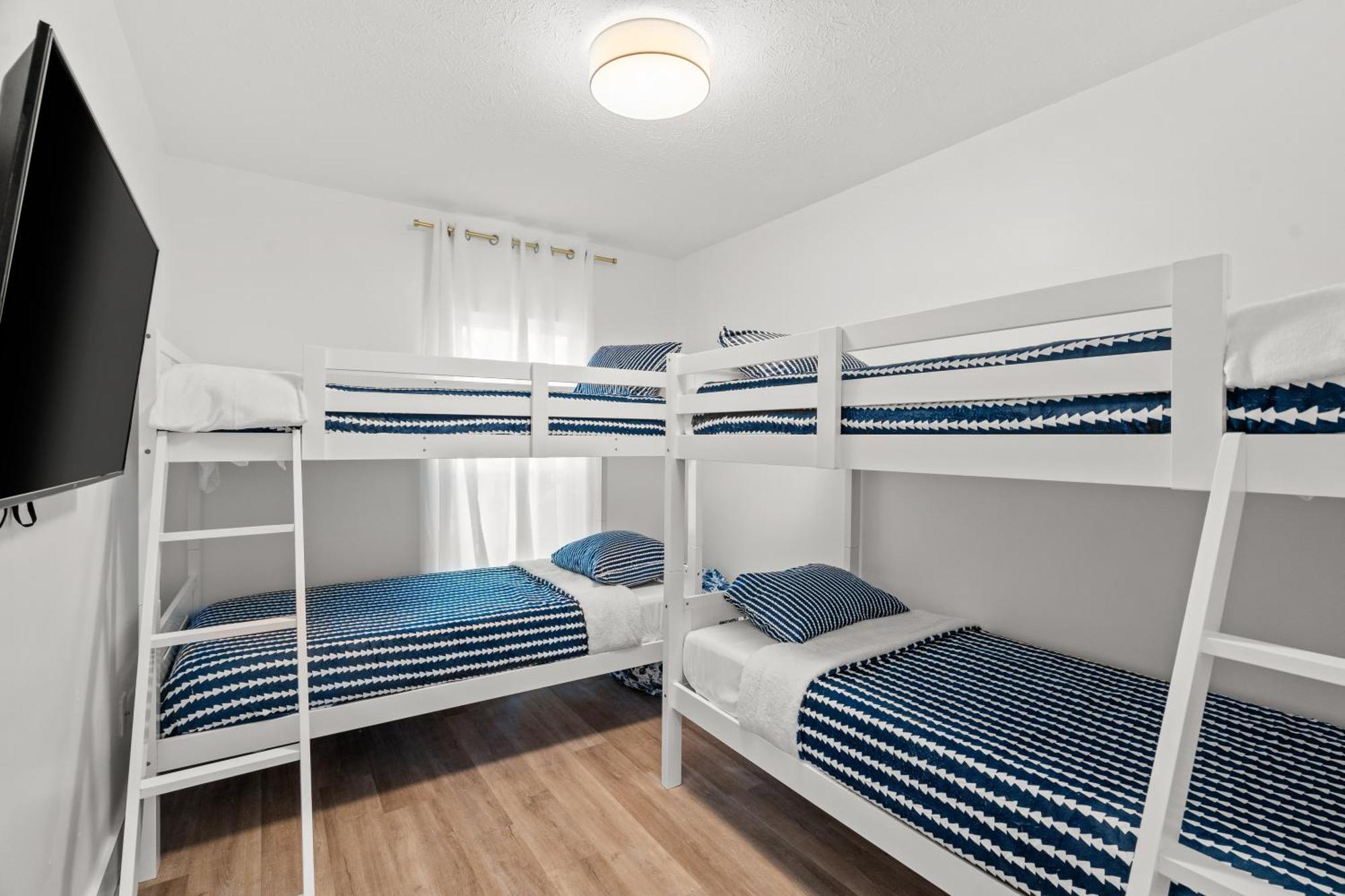 Sleeps 58 Large Familycorporate Gatherings *