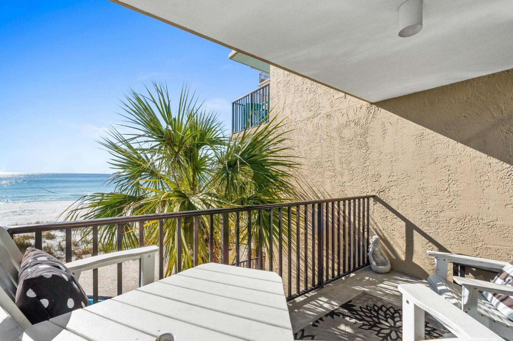 Pelican Walk 302