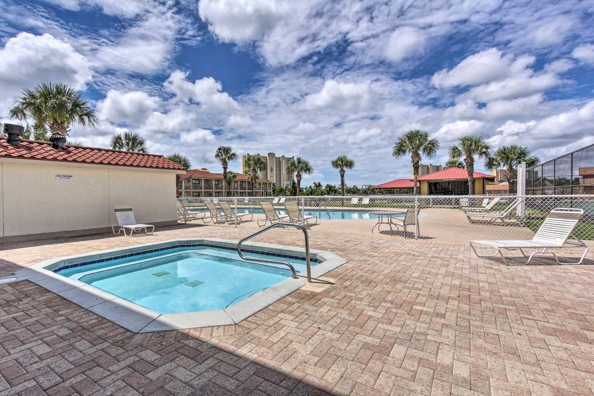 Walk To Pool And Pcb Getaway With Porch Apartment
