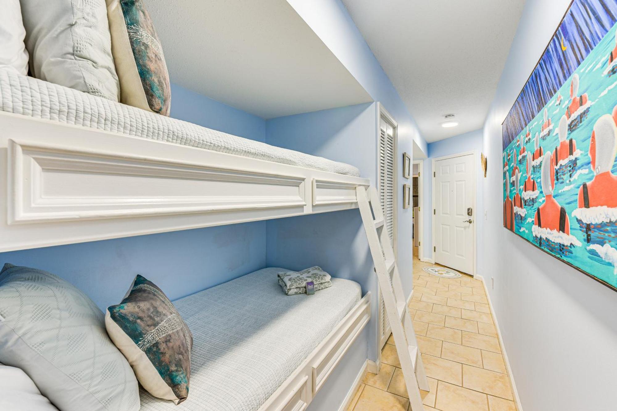 Walk To Pool And Pcb Getaway With Porch Apartment Panama City Beach