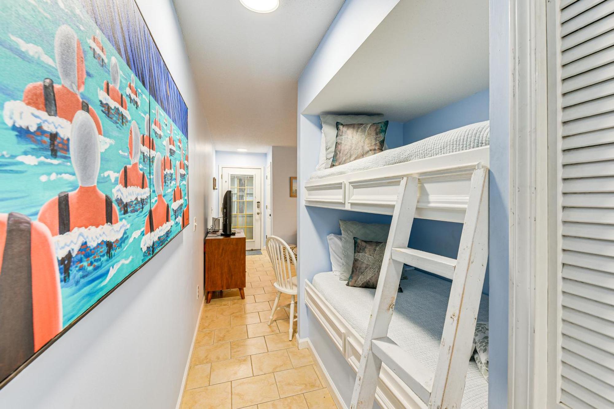 Walk To Pool And Pcb Getaway With Porch Apartment Panama City Beach