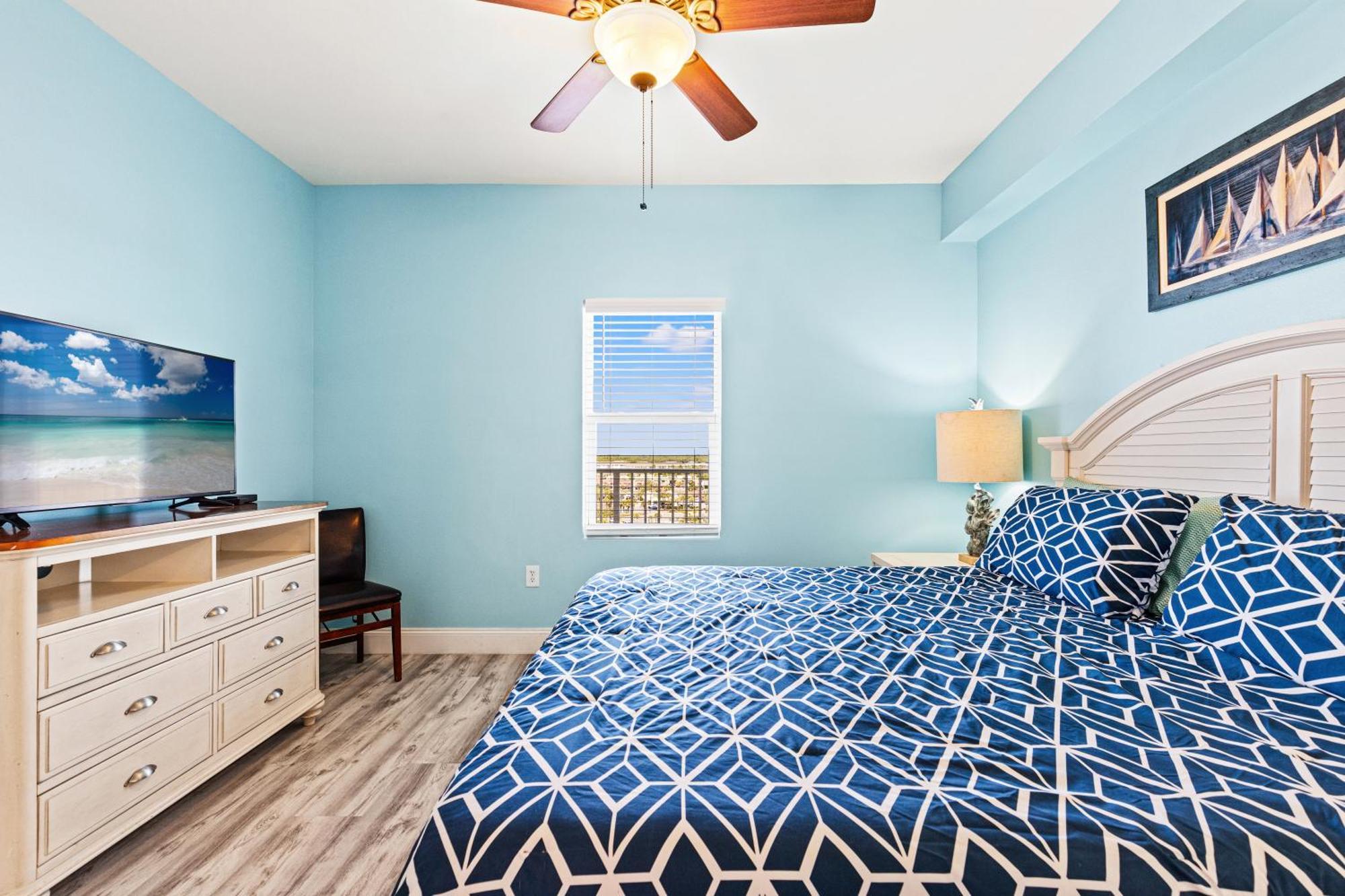 Apartment Blue Turtle At Laketown Panama City Beach