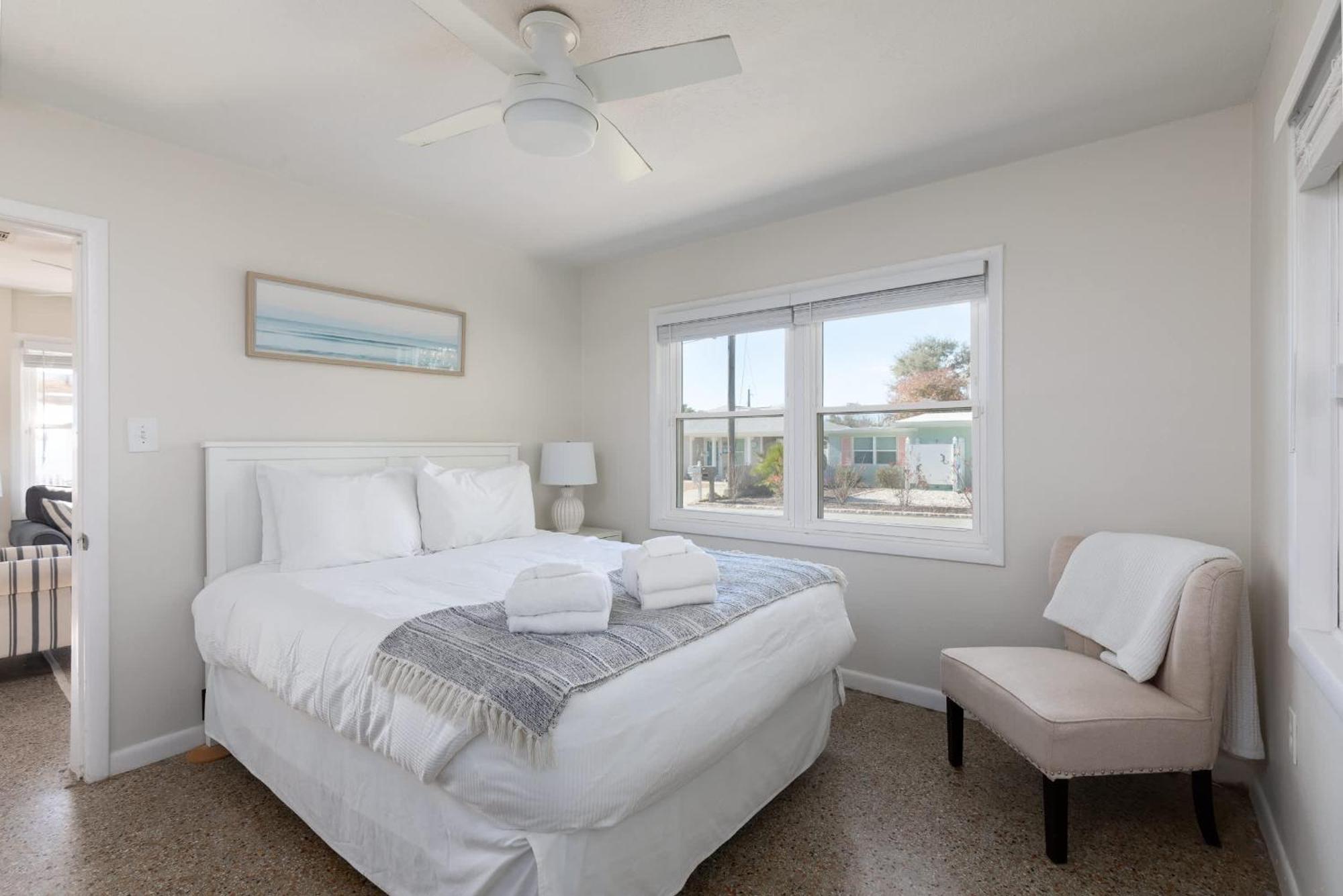 Shells Family House Coastal Retreat With Private Pool Golf Cart & Steps To The Panama City Beach