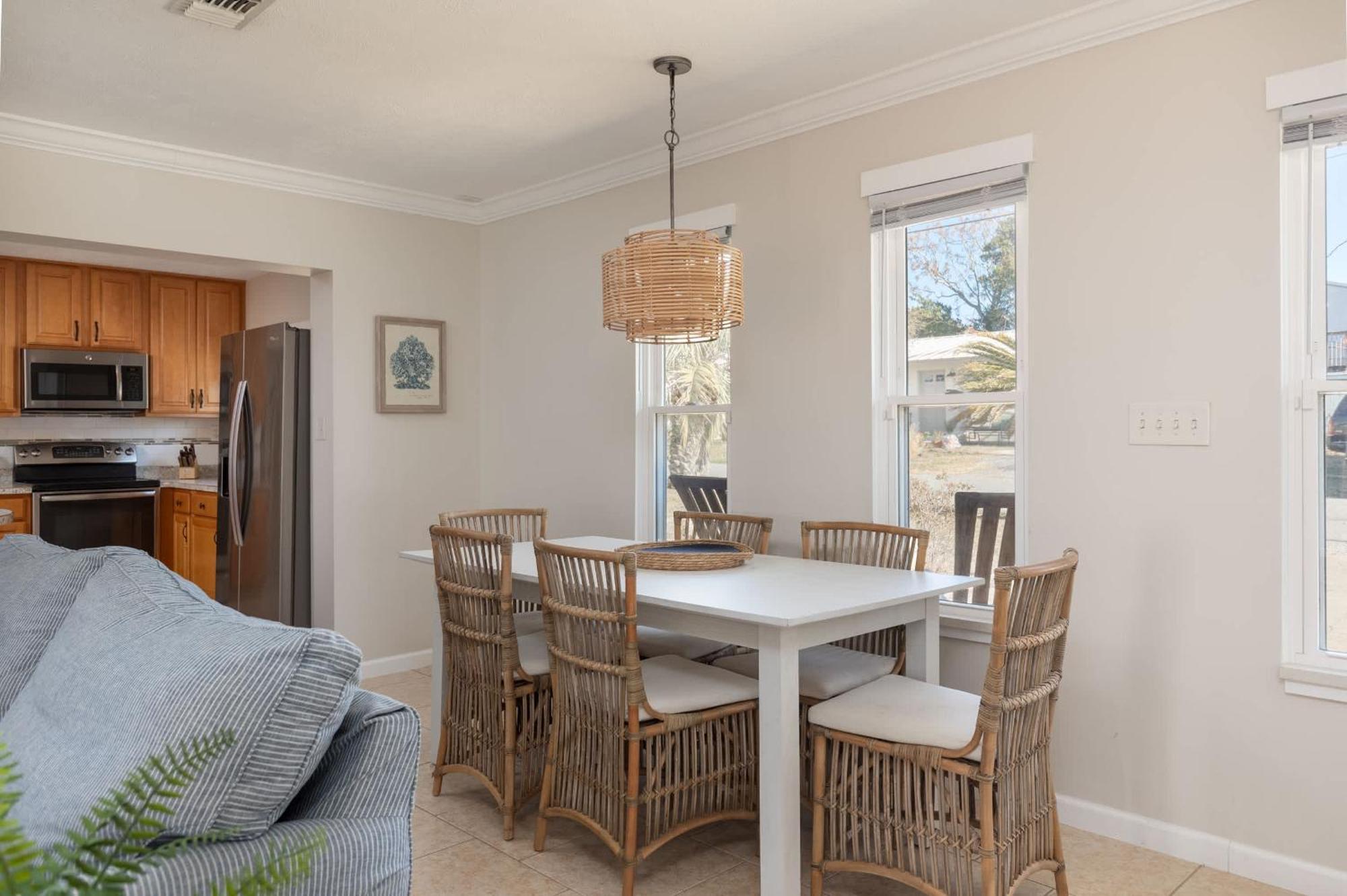Shells Family House Coastal Retreat With Private Pool Golf Cart & Steps To The Holiday home