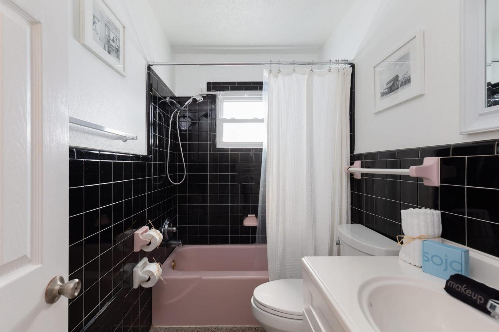 Holiday home Shells Family House Coastal Retreat With Private Pool Golf Cart & Steps To The *