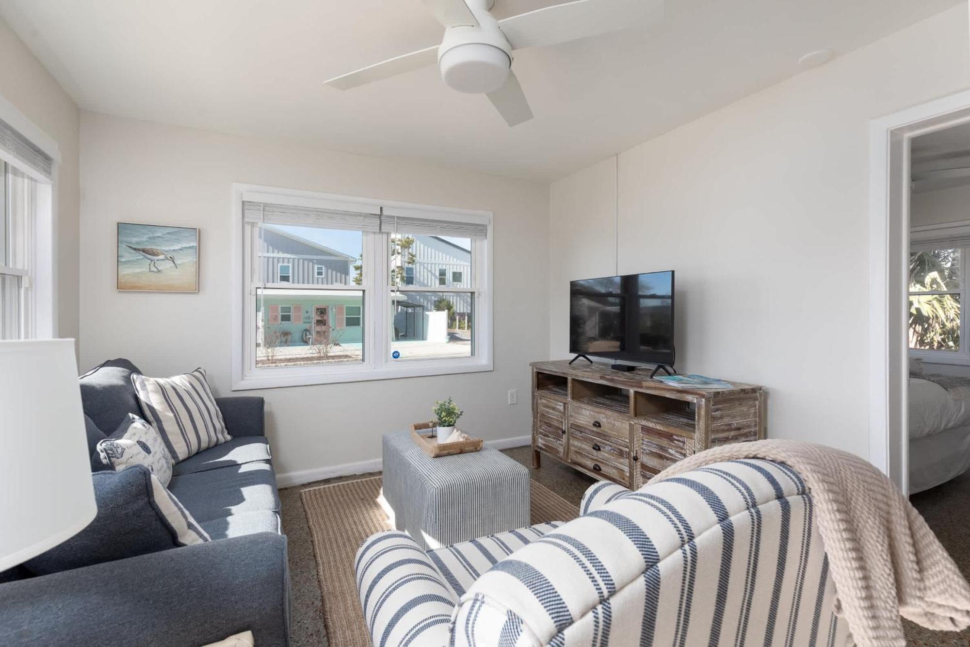 Shells Family House Coastal Retreat With Private Pool Golf Cart & Steps To The Holiday home Panama City Beach