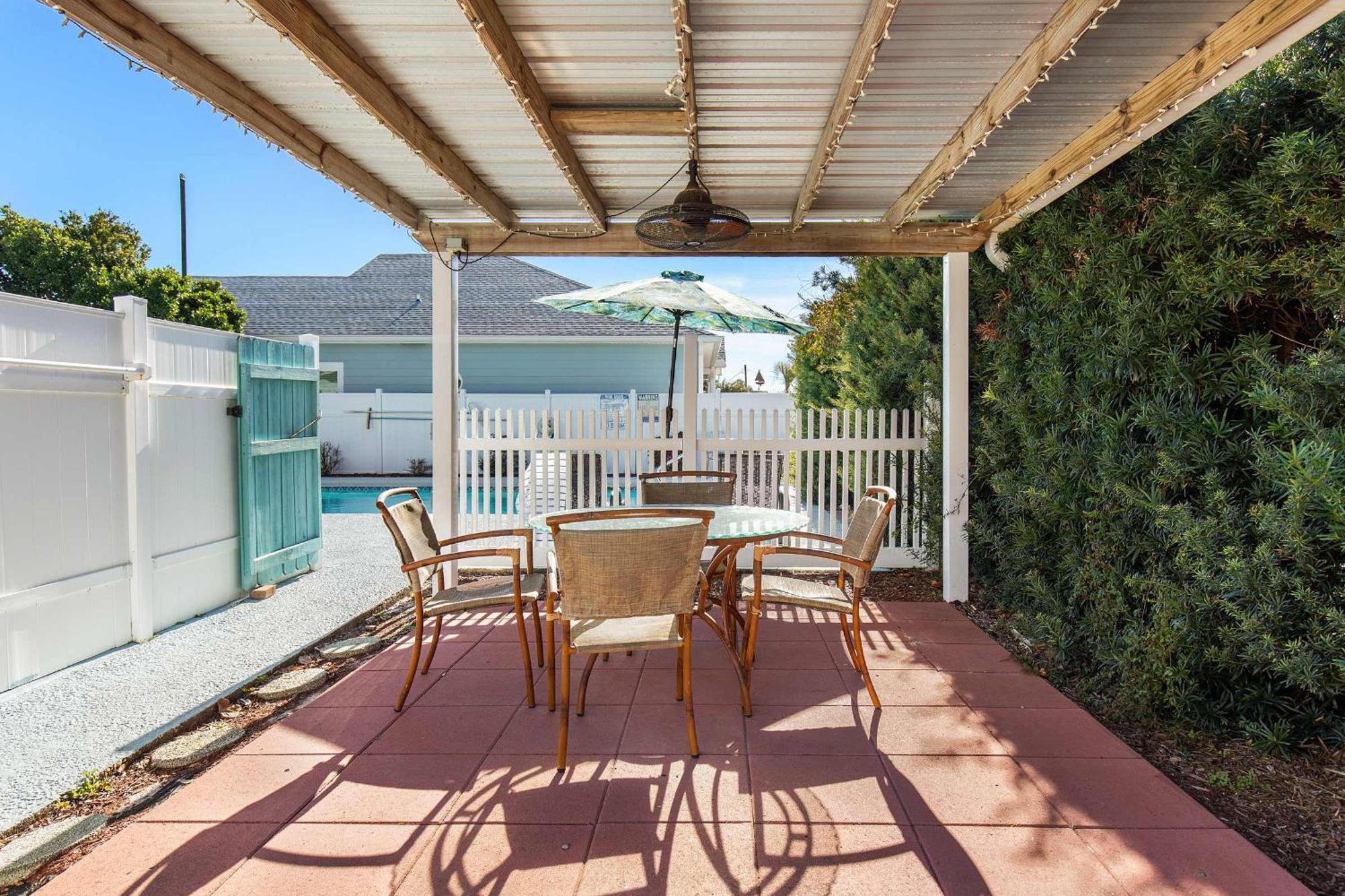 Shells Family House Coastal Retreat With Private Pool Golf Cart & Steps To The