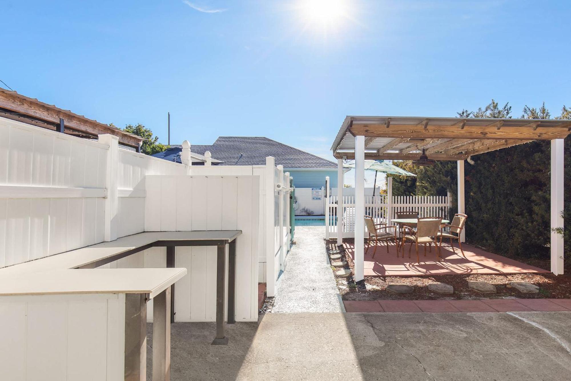 Shells Family House Coastal Retreat With Private Pool Golf Cart & Steps To The *