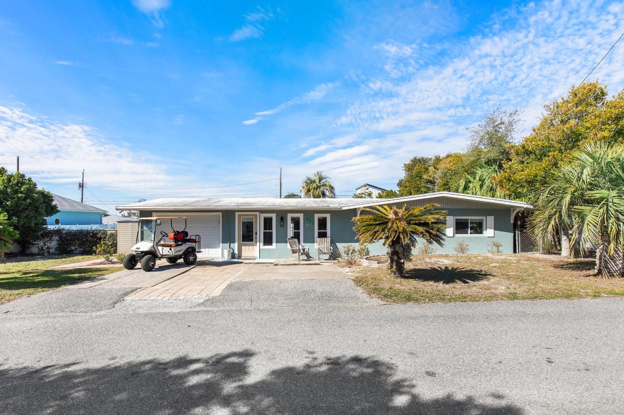 Shells Family House Coastal Retreat With Private Pool Golf Cart & Steps To The Panama City Beach