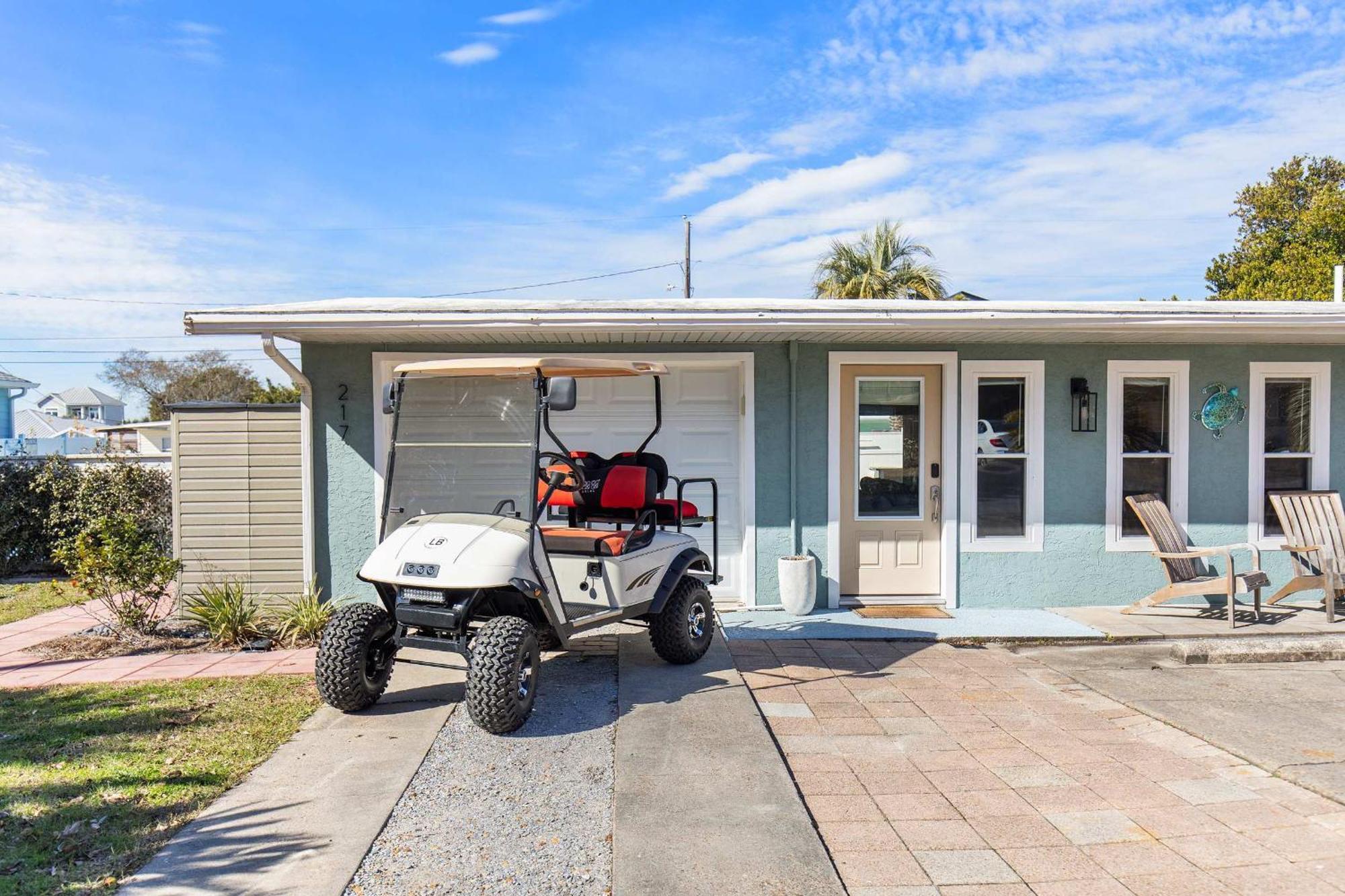 Shells Family House Coastal Retreat With Private Pool Golf Cart & Steps To The Holiday home