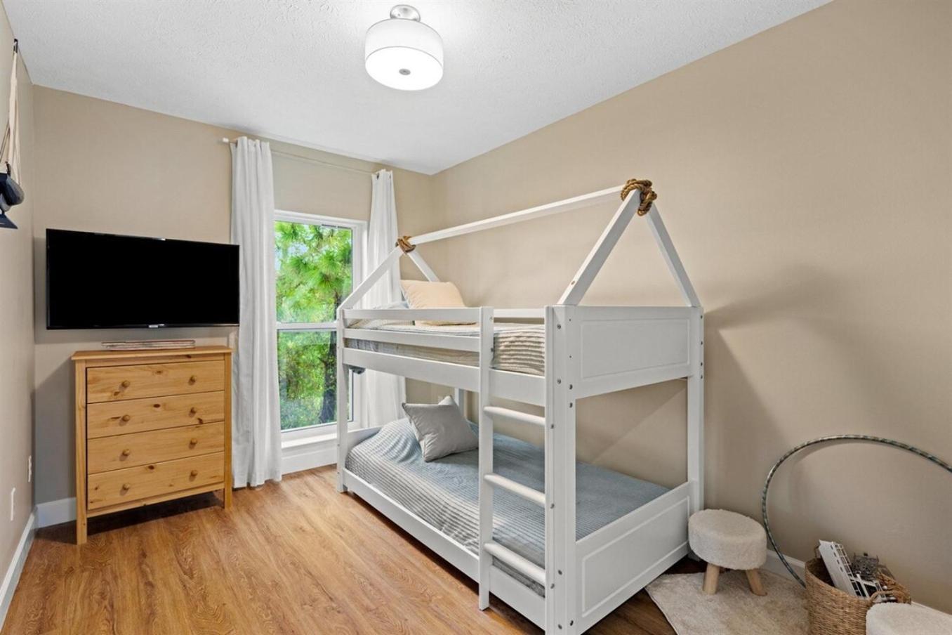 Sleeps 58 Large Familycorporate Gatherings