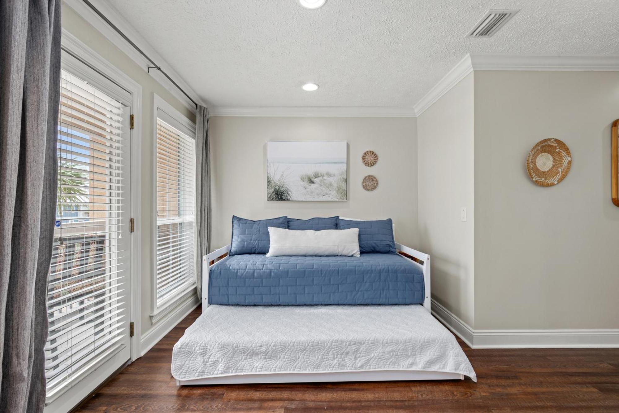 Escape To Dollar Holler: Coastal Retreat, 3 Beds, 25 Baths, Sleeps 10! * Panama City Beach