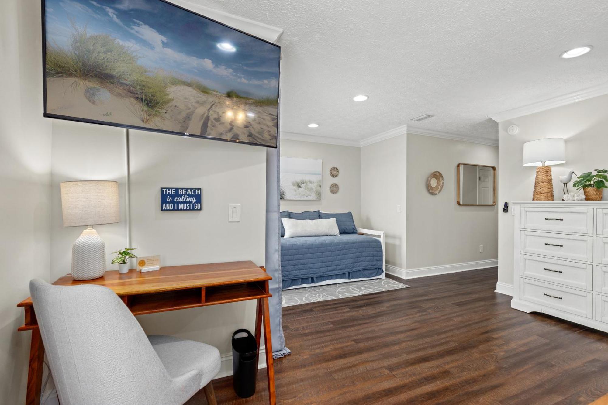 Holiday home Escape To Dollar Holler: Coastal Retreat, 3 Beds, 25 Baths, Sleeps 10! Panama City Beach