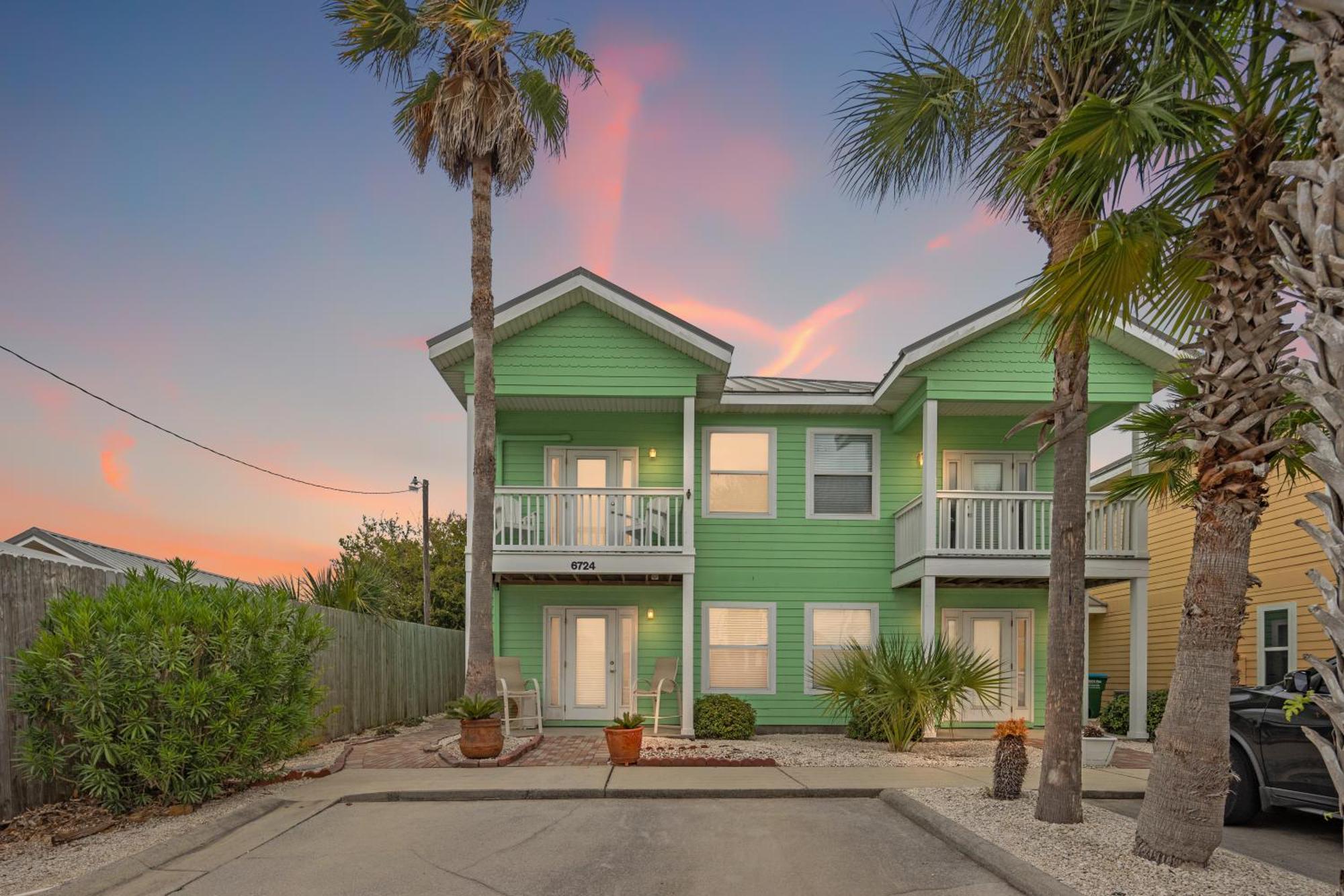 Holiday home Sago By The Sea: 2-bed, 25-bath Retreat Steps From The Beach, Sleeps 7!