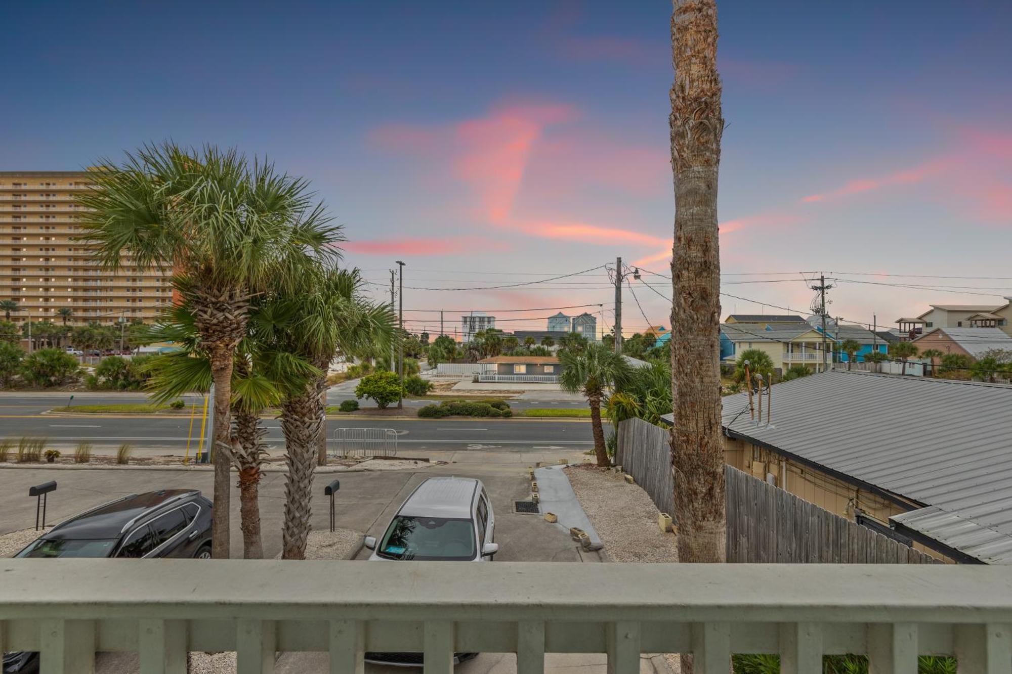 Sago By The Sea: 2-bed, 25-bath Retreat Steps From The Beach, Sleeps 7! *