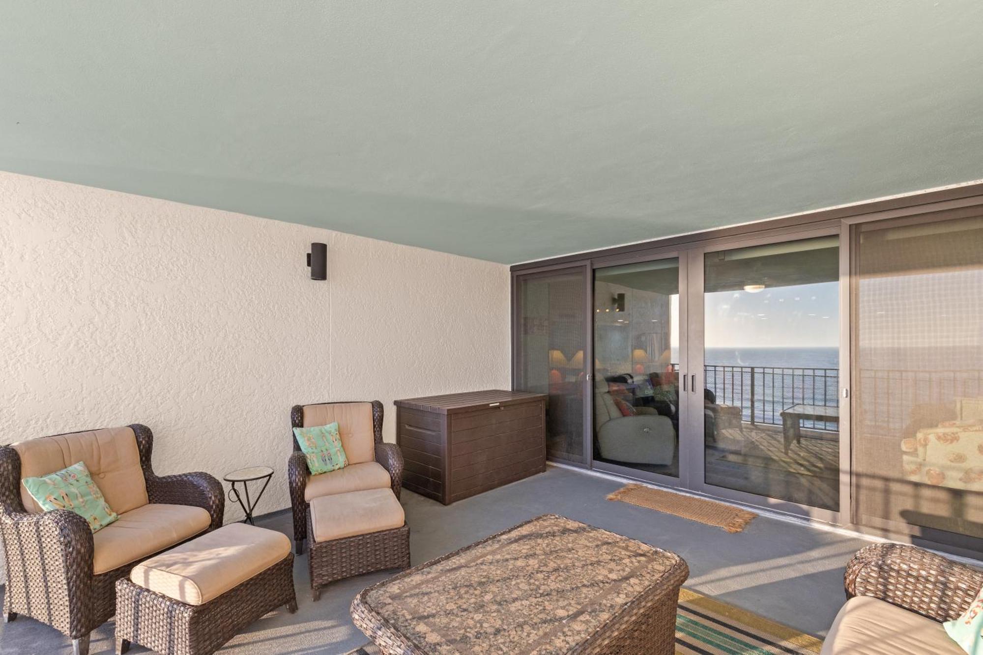 Watercrest Waves! Beachfront 2br/2ba Condo, Sleeps 8, Stunning Gulf Views! Holiday home