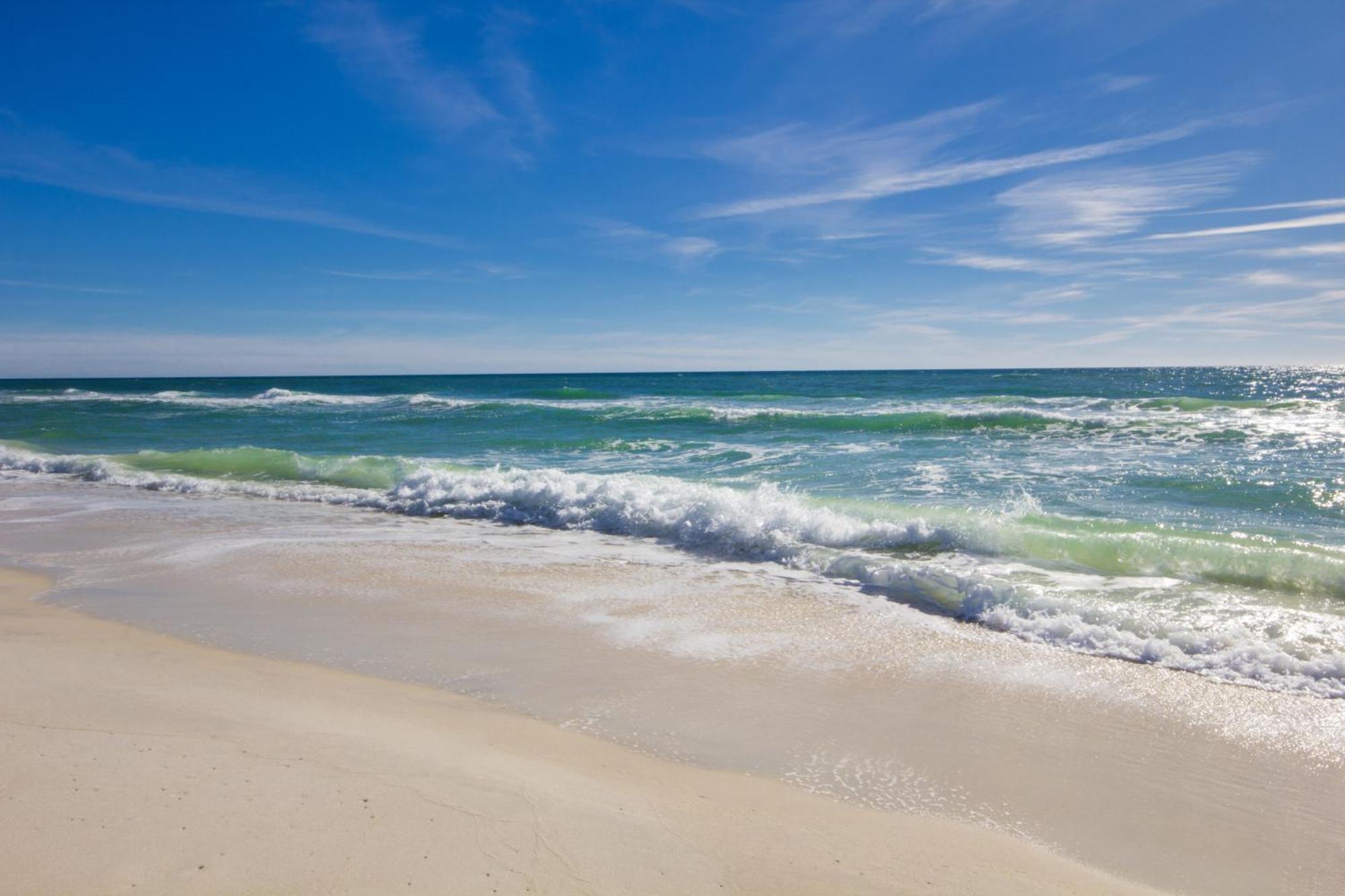 Beachfront Bliss Awaits: 2-bed, 2-bath At Sterling Reef - Sleeps 6! *