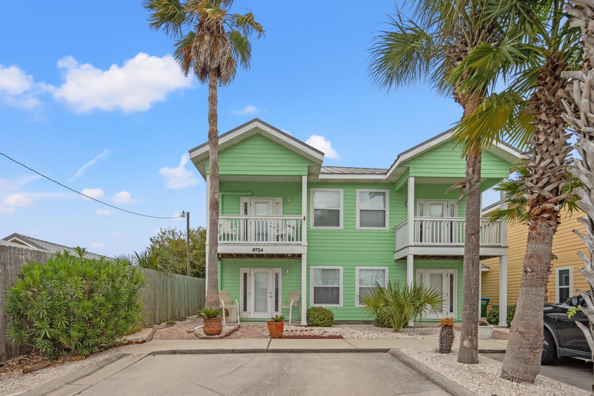 Holiday home Sago By The Sea: 2-bed, 25-bath Retreat Steps From The Beach, Sleeps 7!