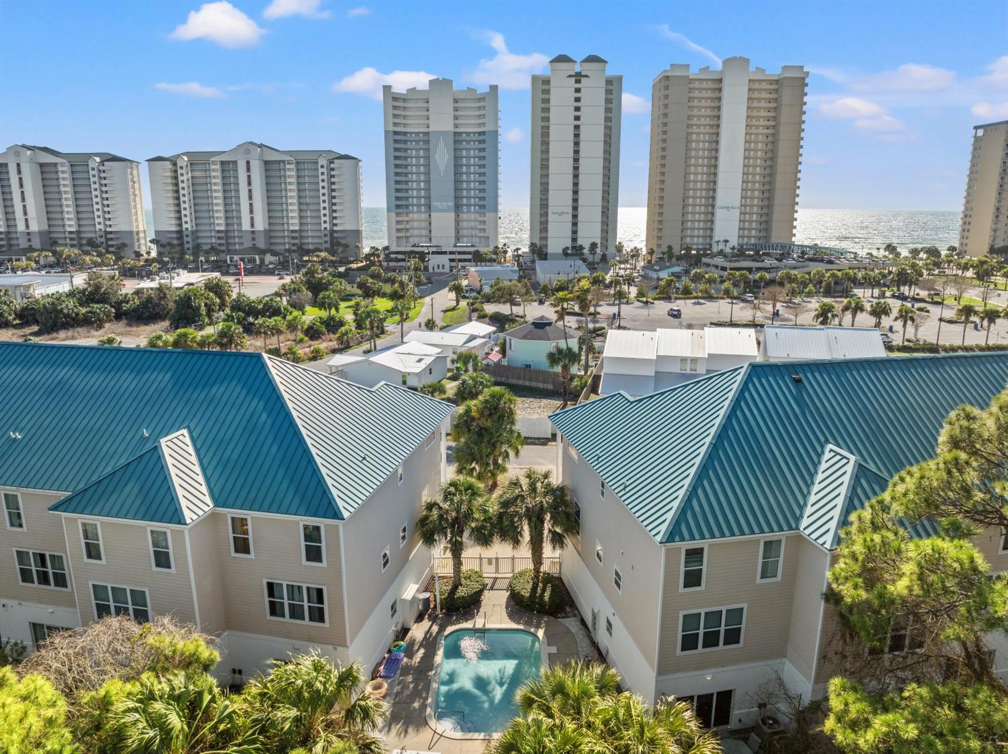 Sailors Cove: 5-bedroom, 45 Baths, Sleeps 12! Steps Away From The Beach! Panama City Beach