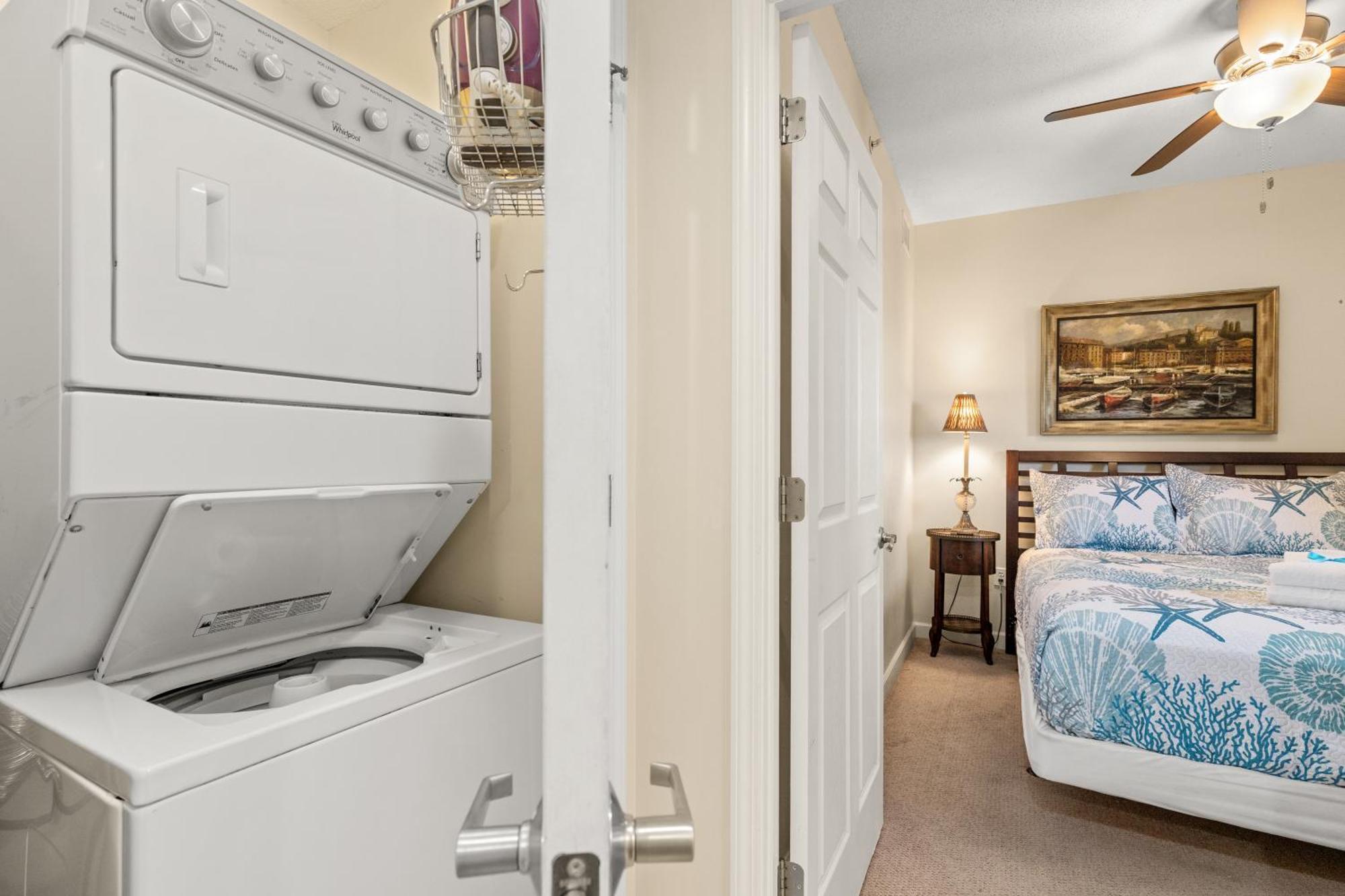 Beachfront Bliss Awaits: 2-bed, 2-bath At Sterling Reef - Sleeps 6! Holiday home Panama City Beach