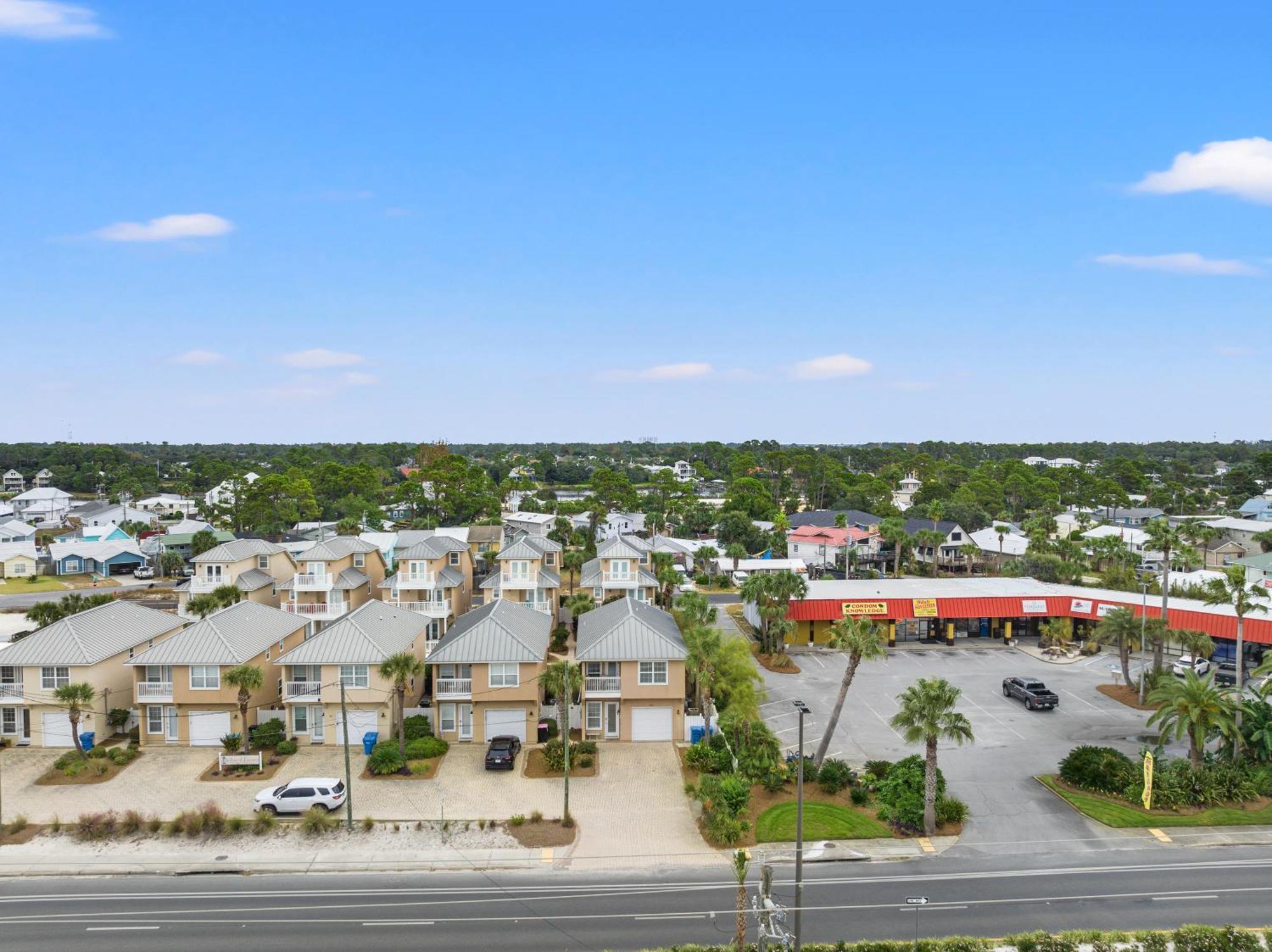 Escape To Dollar Holler: Coastal Retreat, 3 Beds, 25 Baths, Sleeps 10! * Panama City Beach