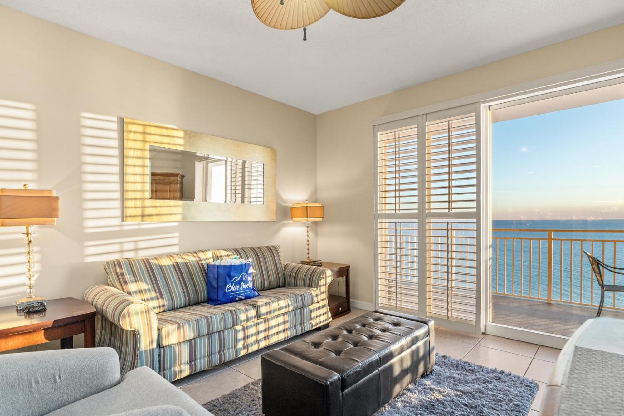 Holiday home Beachfront Bliss Awaits: 2-bed, 2-bath At Sterling Reef - Sleeps 6!